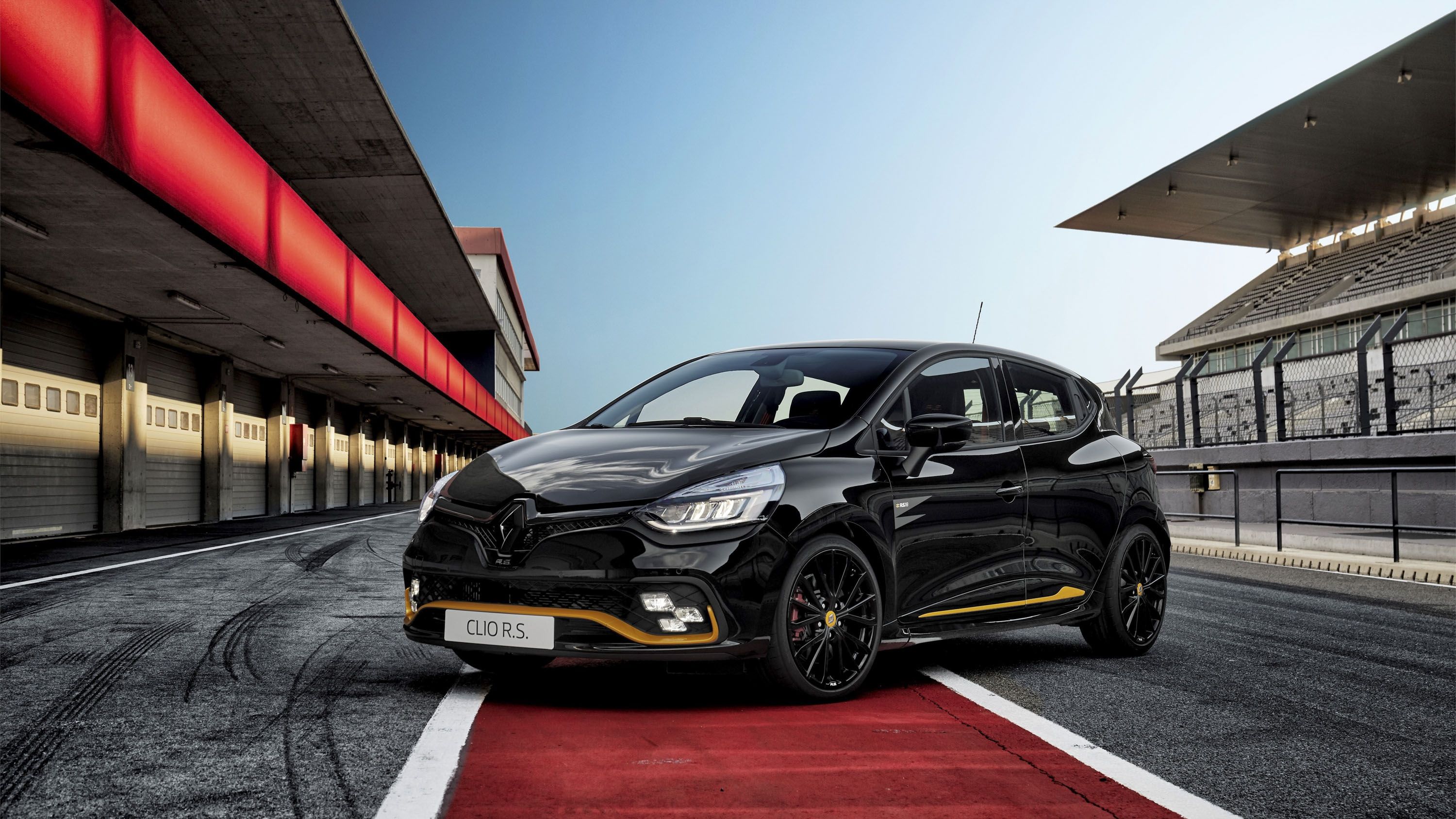 Renault Clio Wallpapers