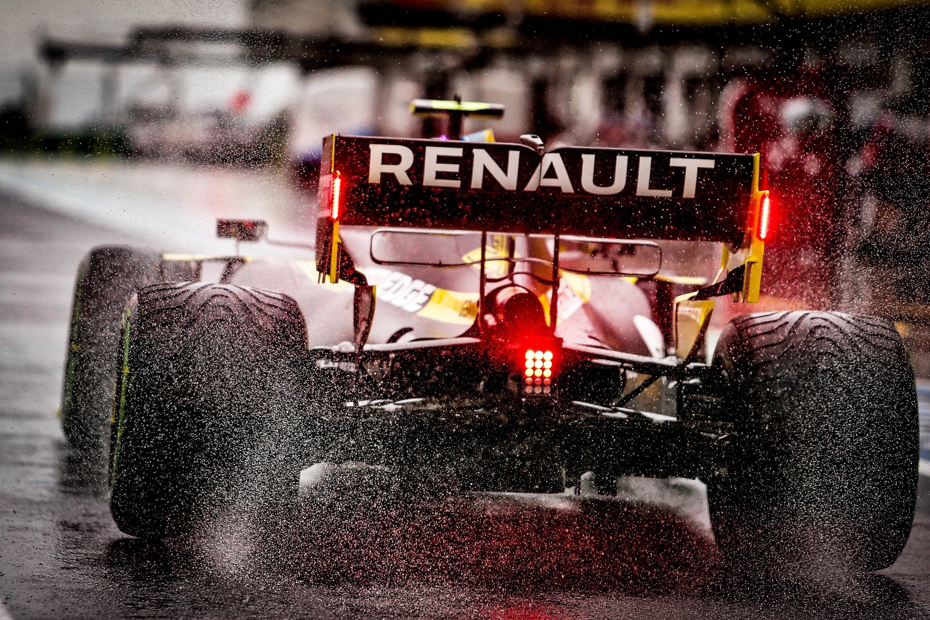 Renault R30 Wallpapers