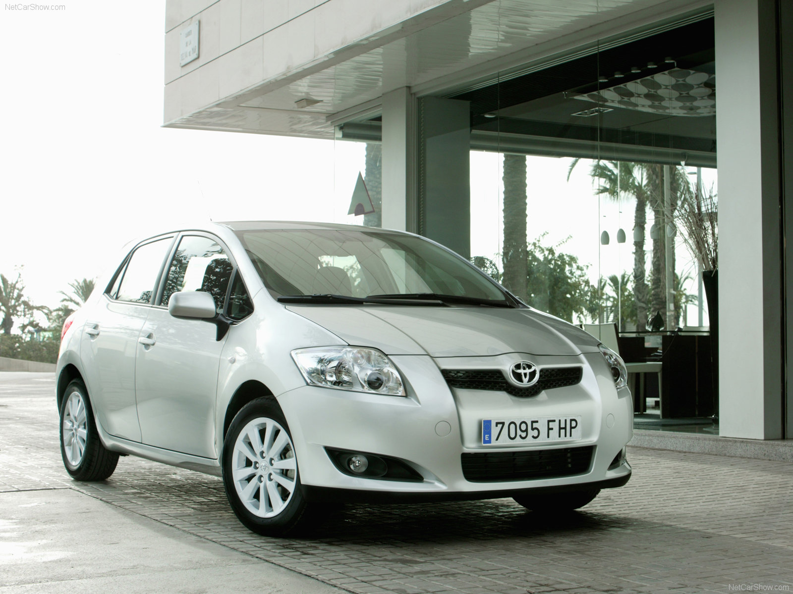 Toyota Auris Wallpapers