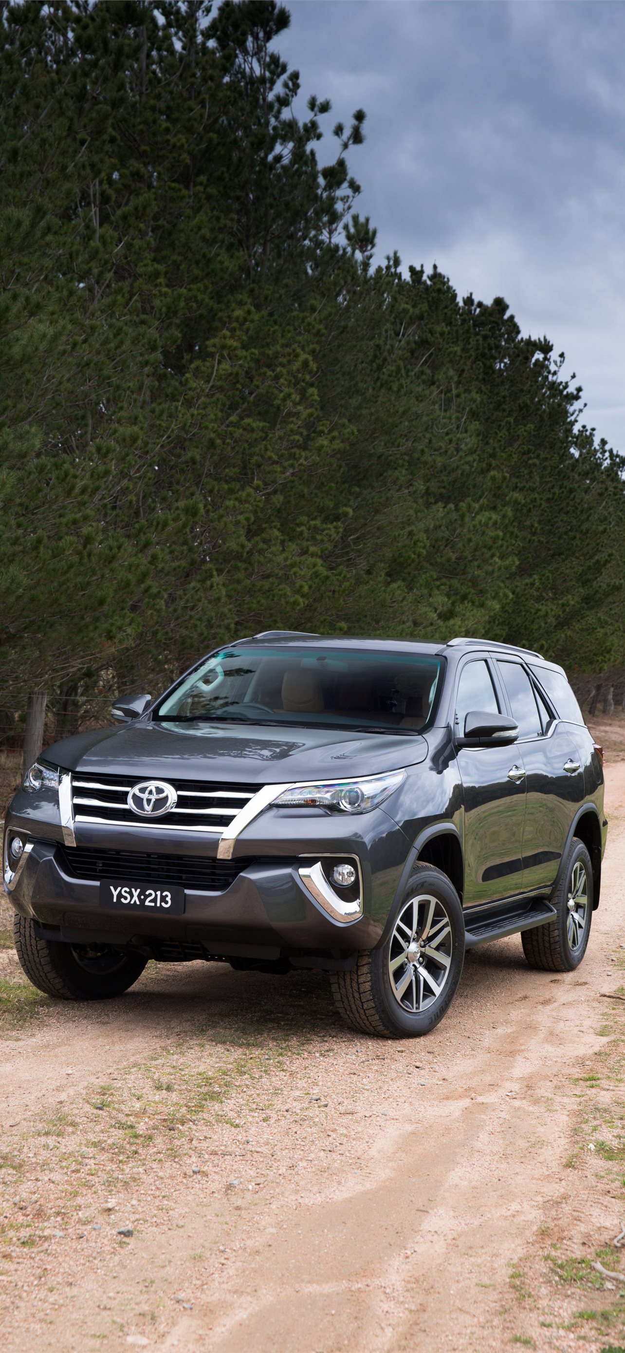 Toyota Fortuner Wallpapers