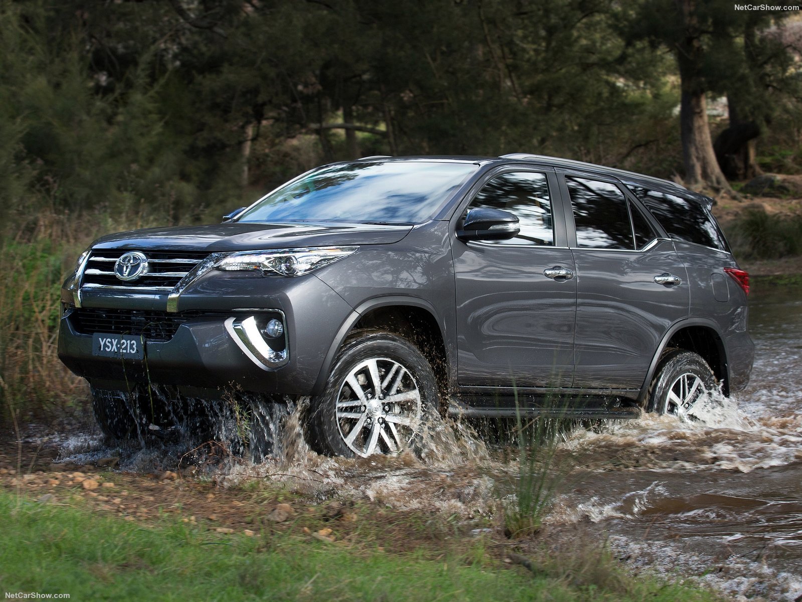 Toyota Fortuner Wallpapers