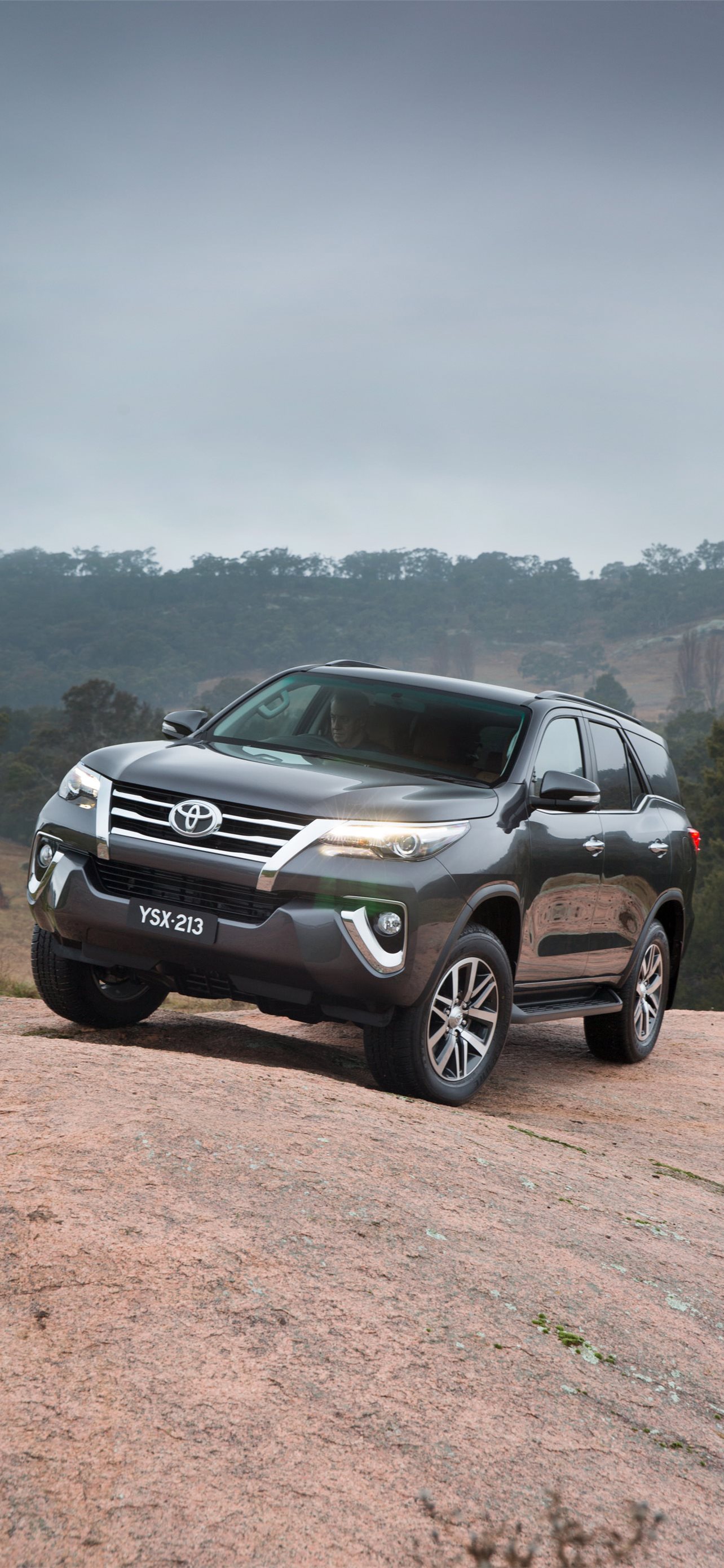 Toyota Fortuner Wallpapers