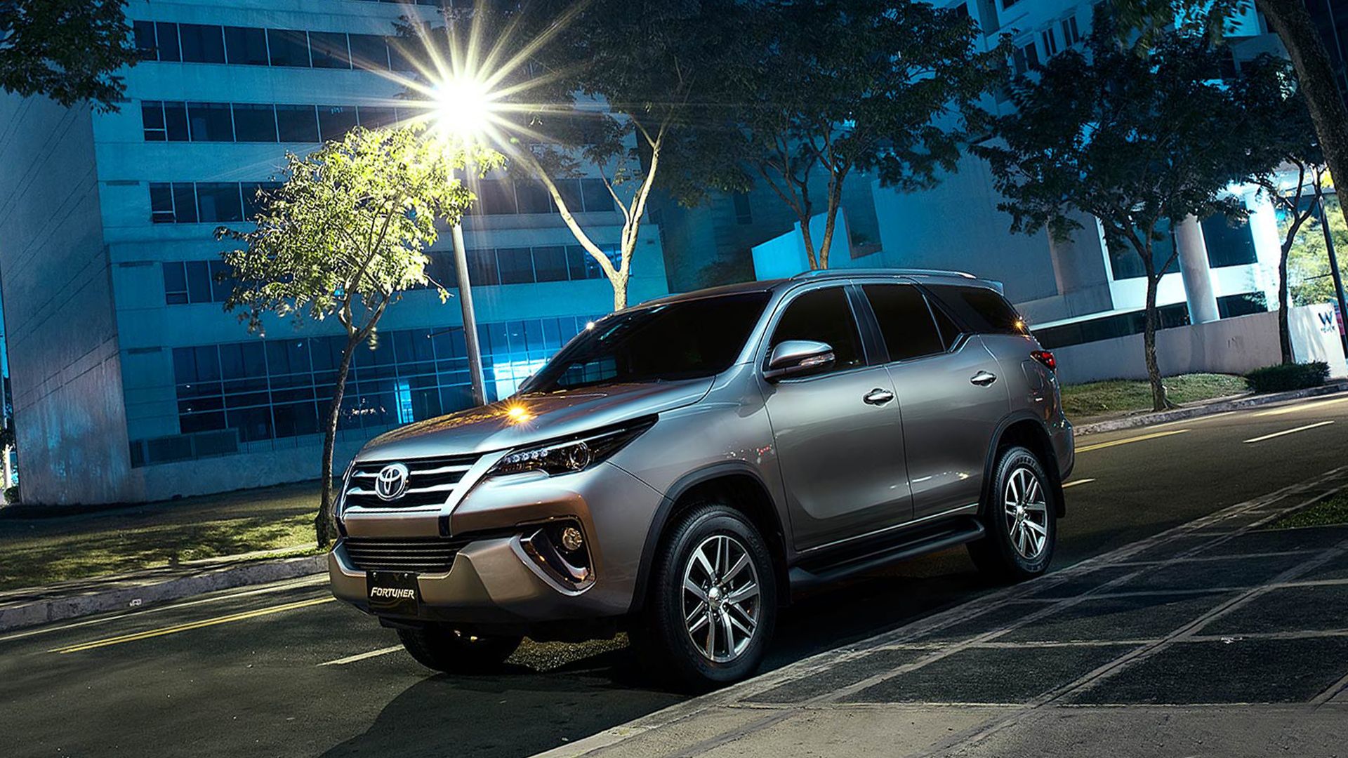 Toyota Fortuner Wallpapers