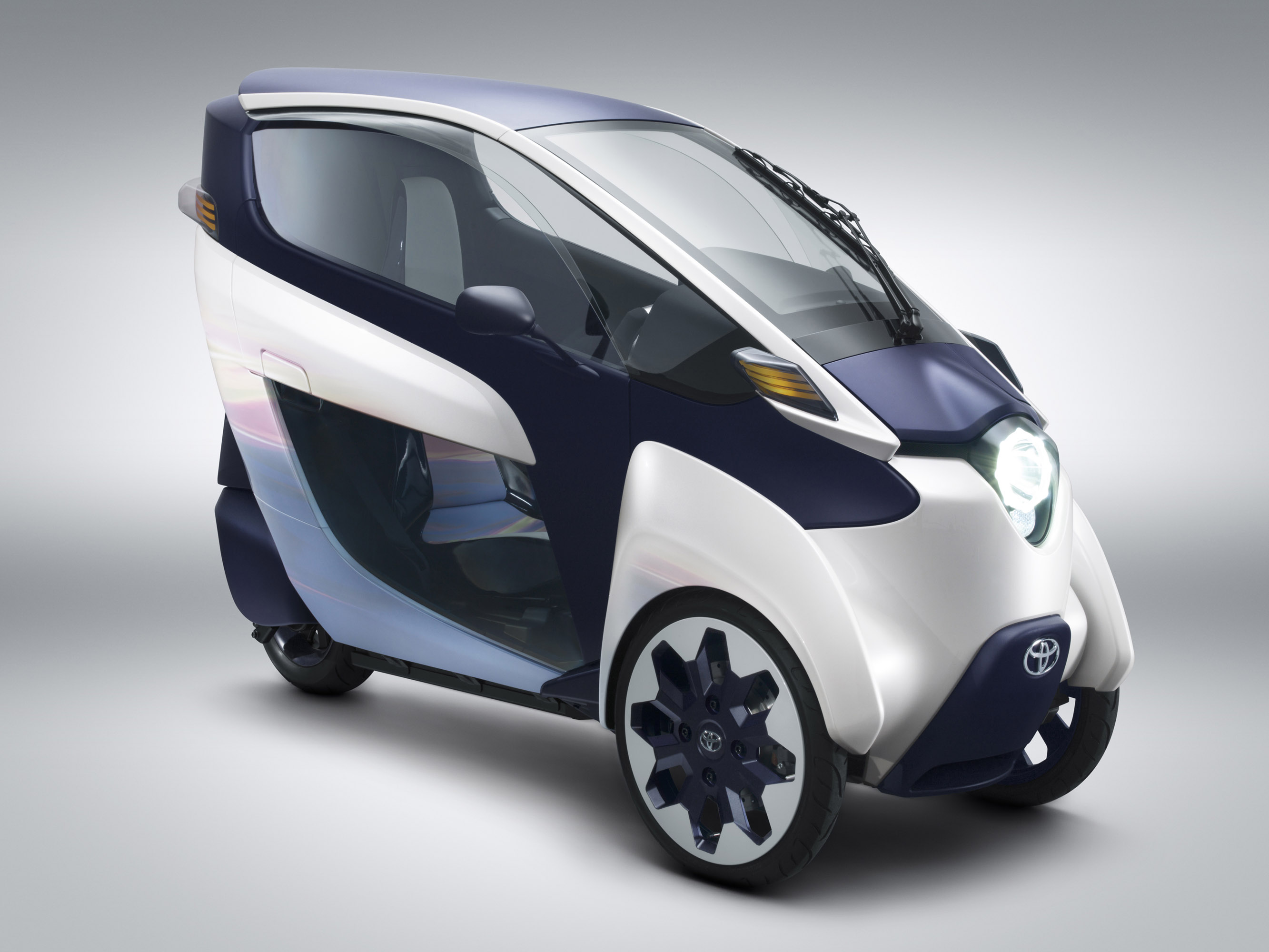 Toyota I-Road Wallpapers