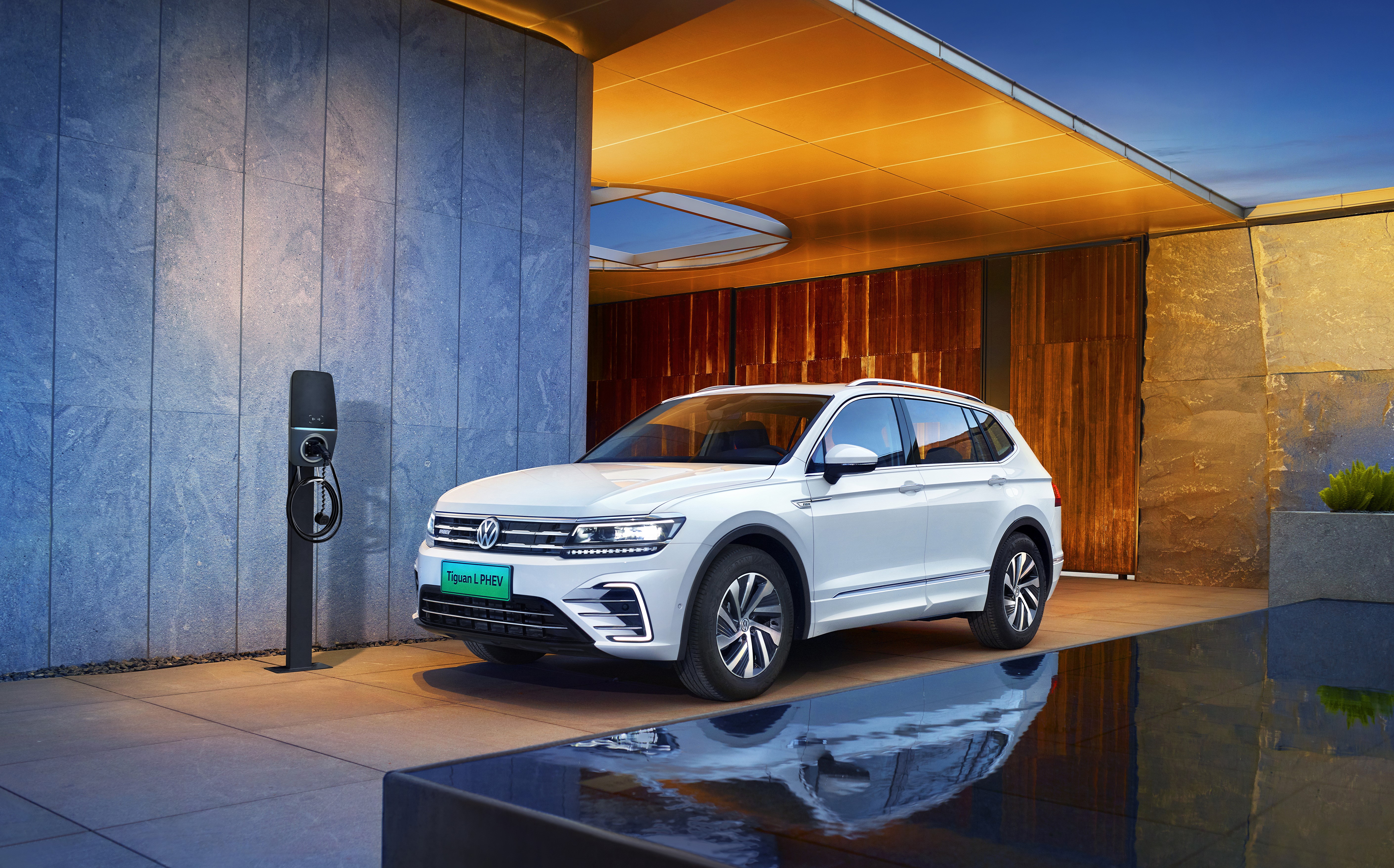 Volkswagen Tiguan L Phev Wallpapers