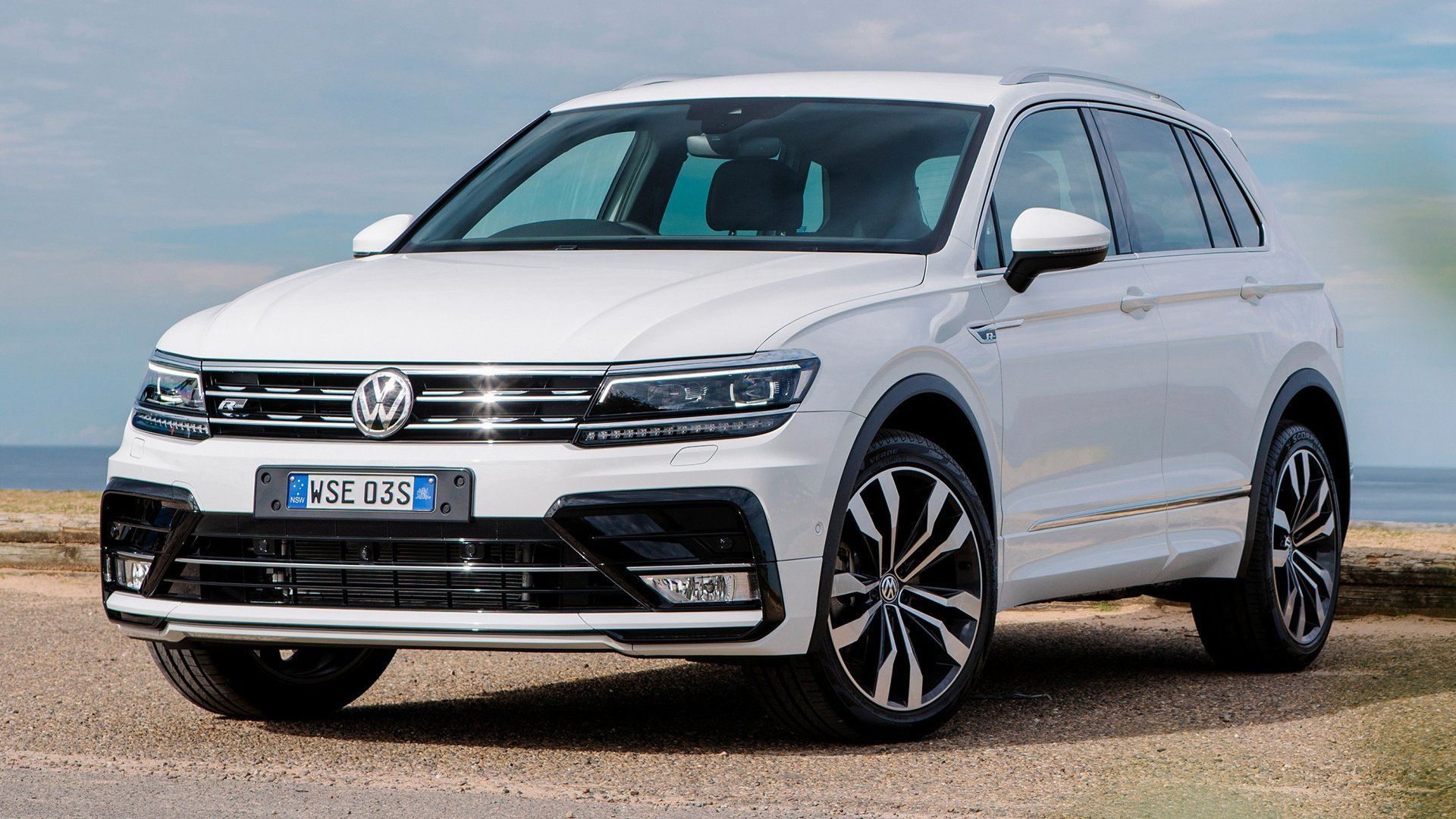 Volkswagen Tiguan L Phev Wallpapers