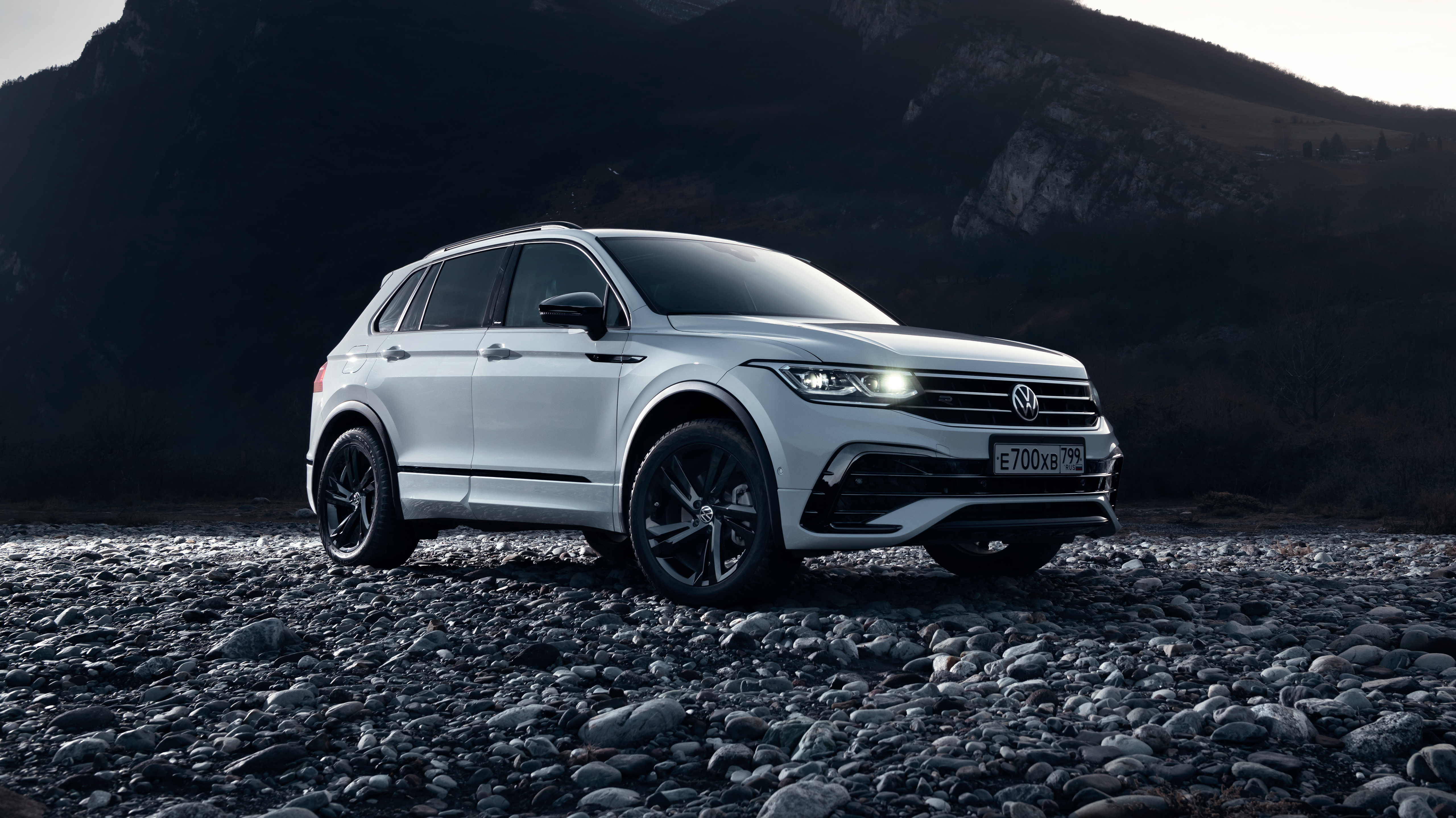 Volkswagen Tiguan R Wallpapers