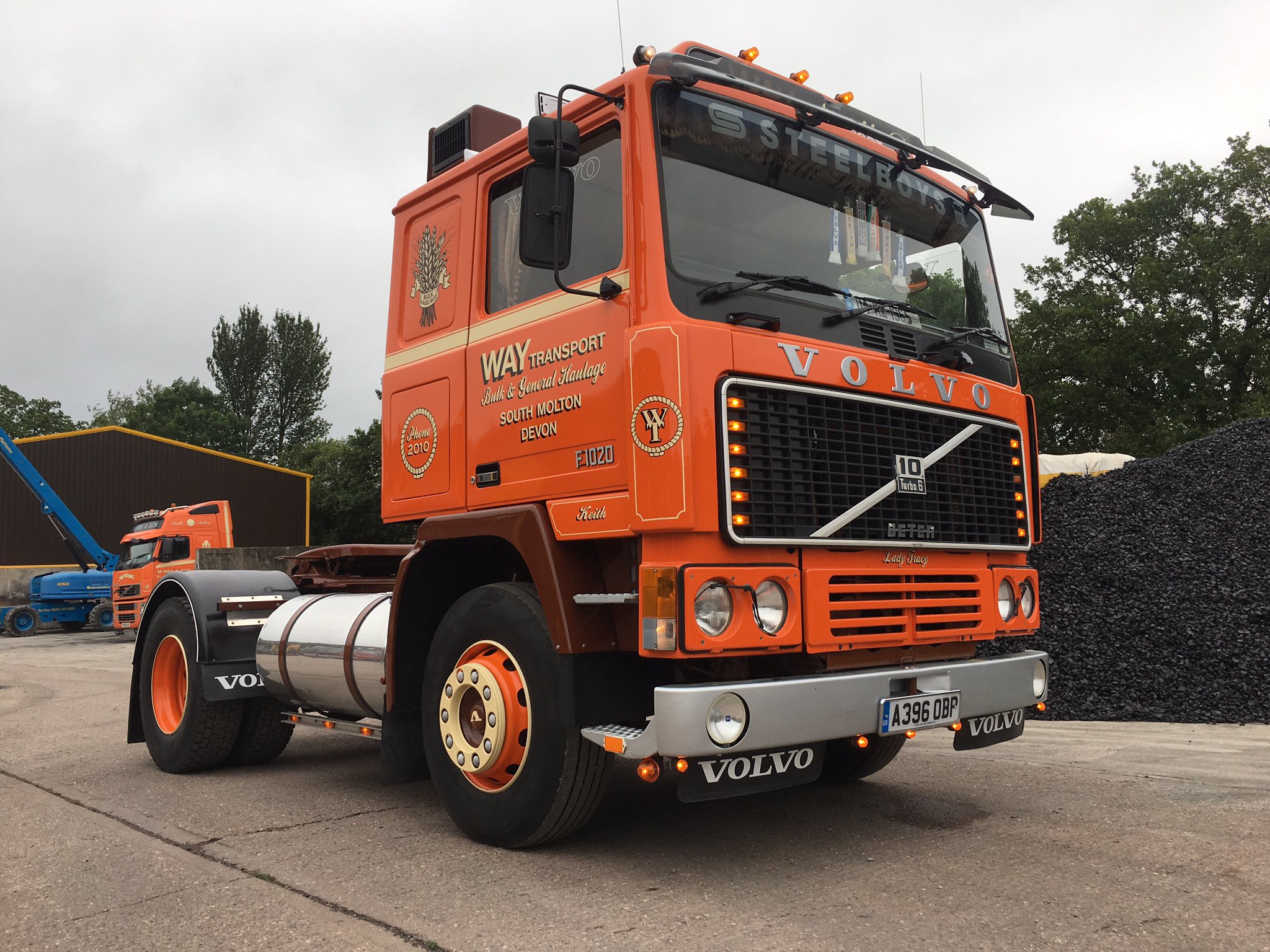 Volvo F-1020 Wallpapers