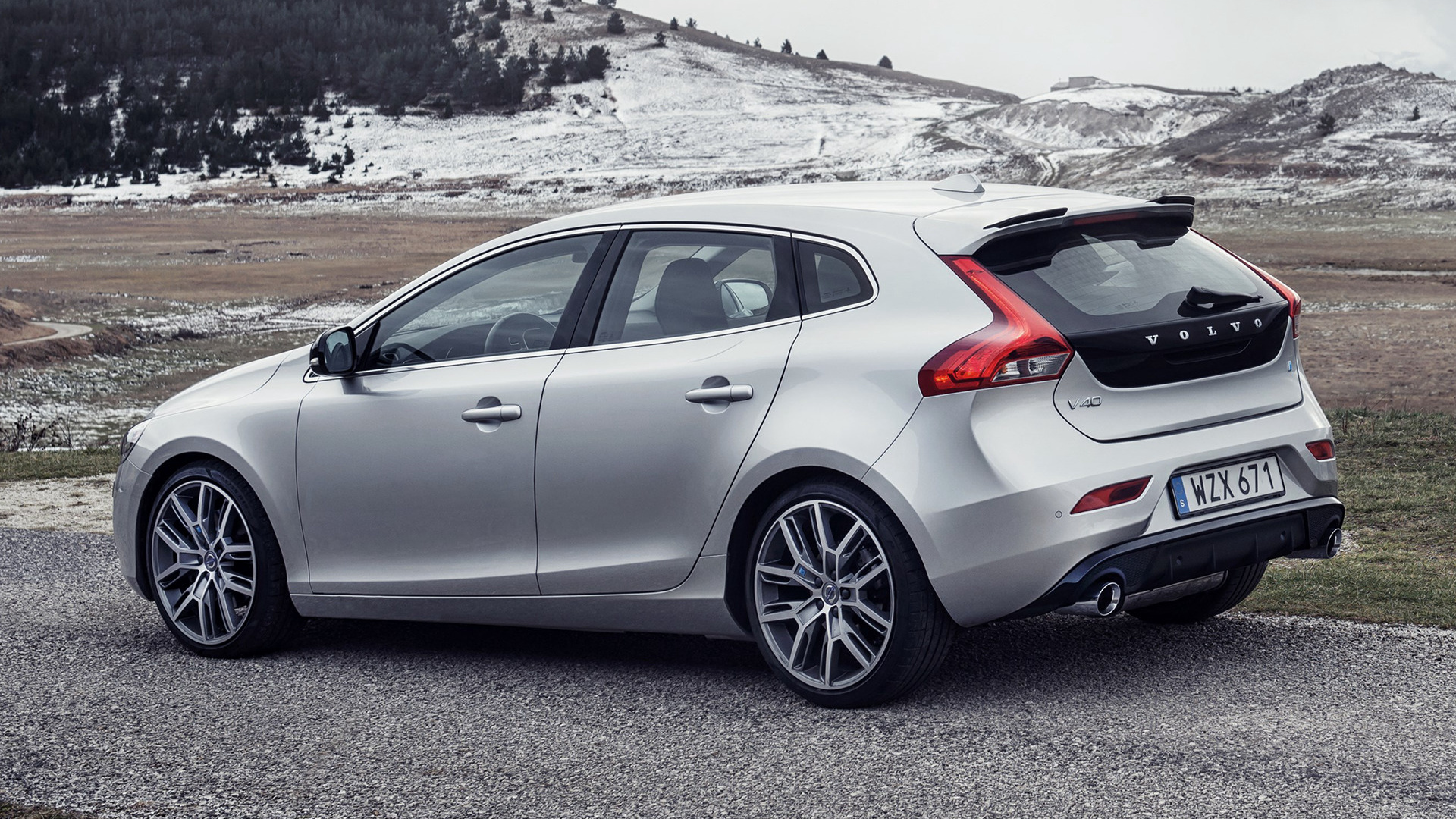 Volvo V40 Wallpapers