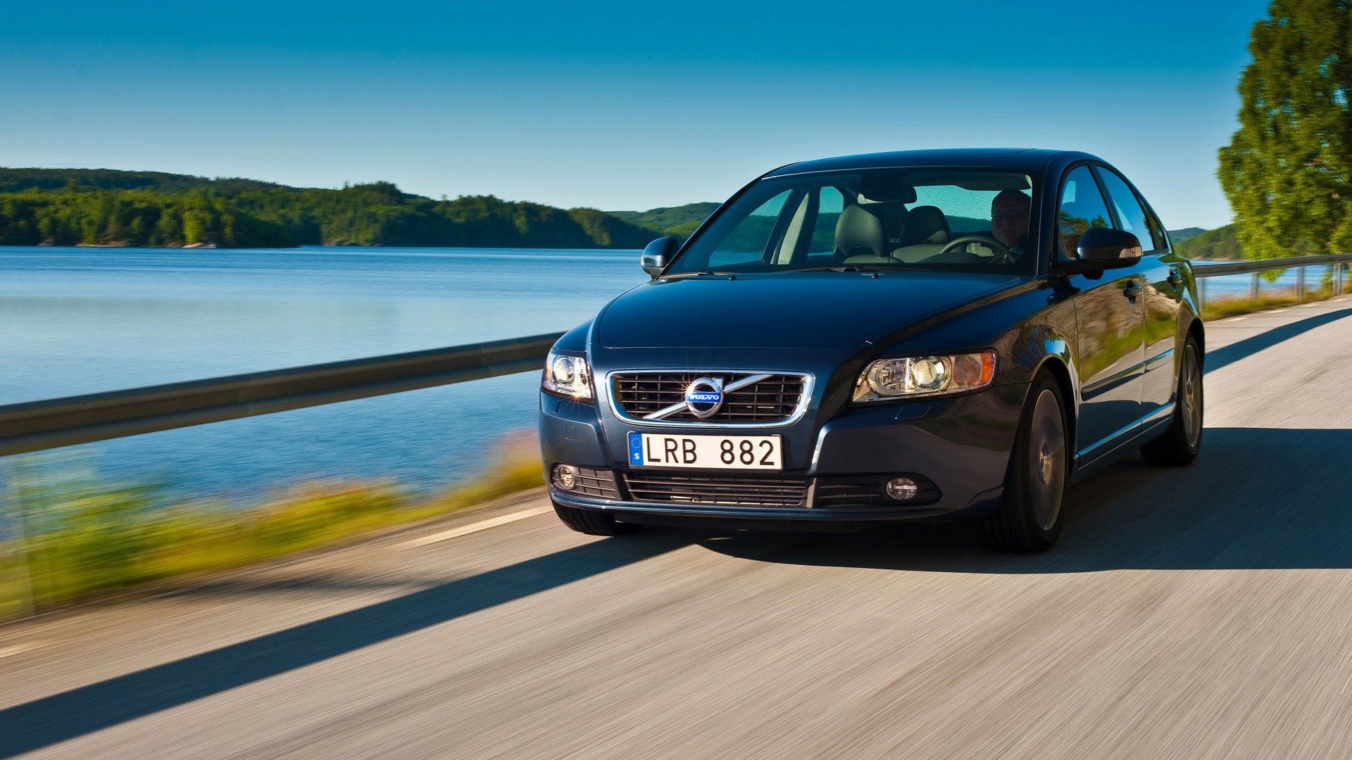 Volvo V40 Wallpapers