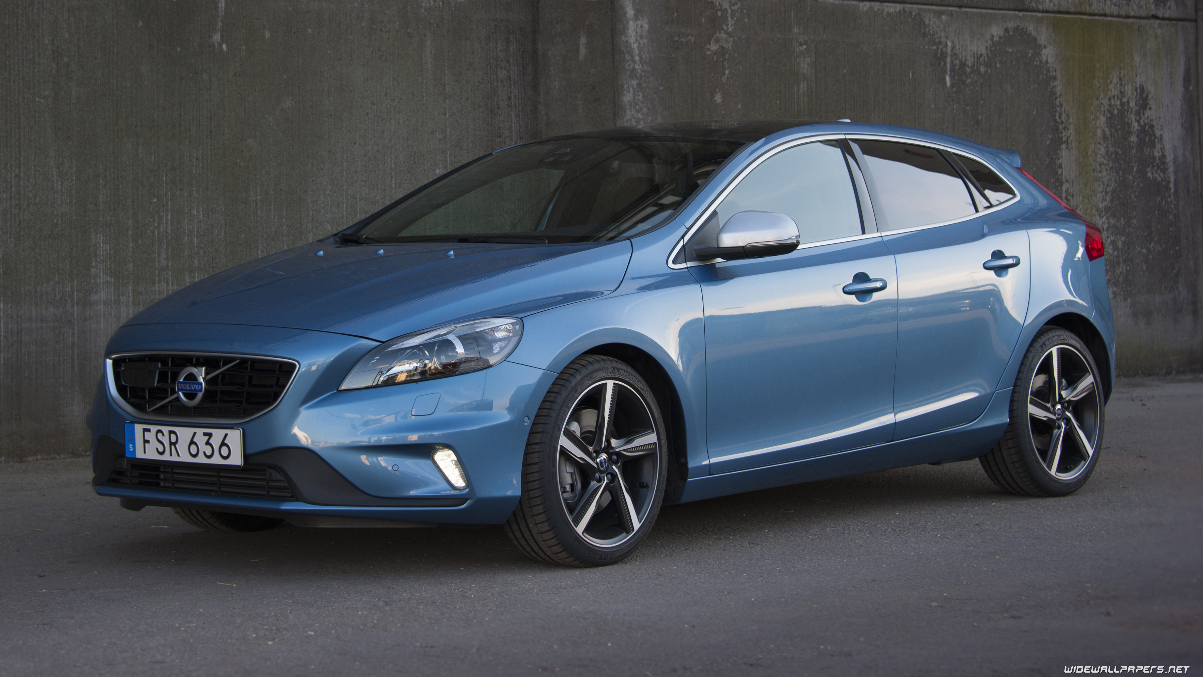 Volvo V40 Wallpapers