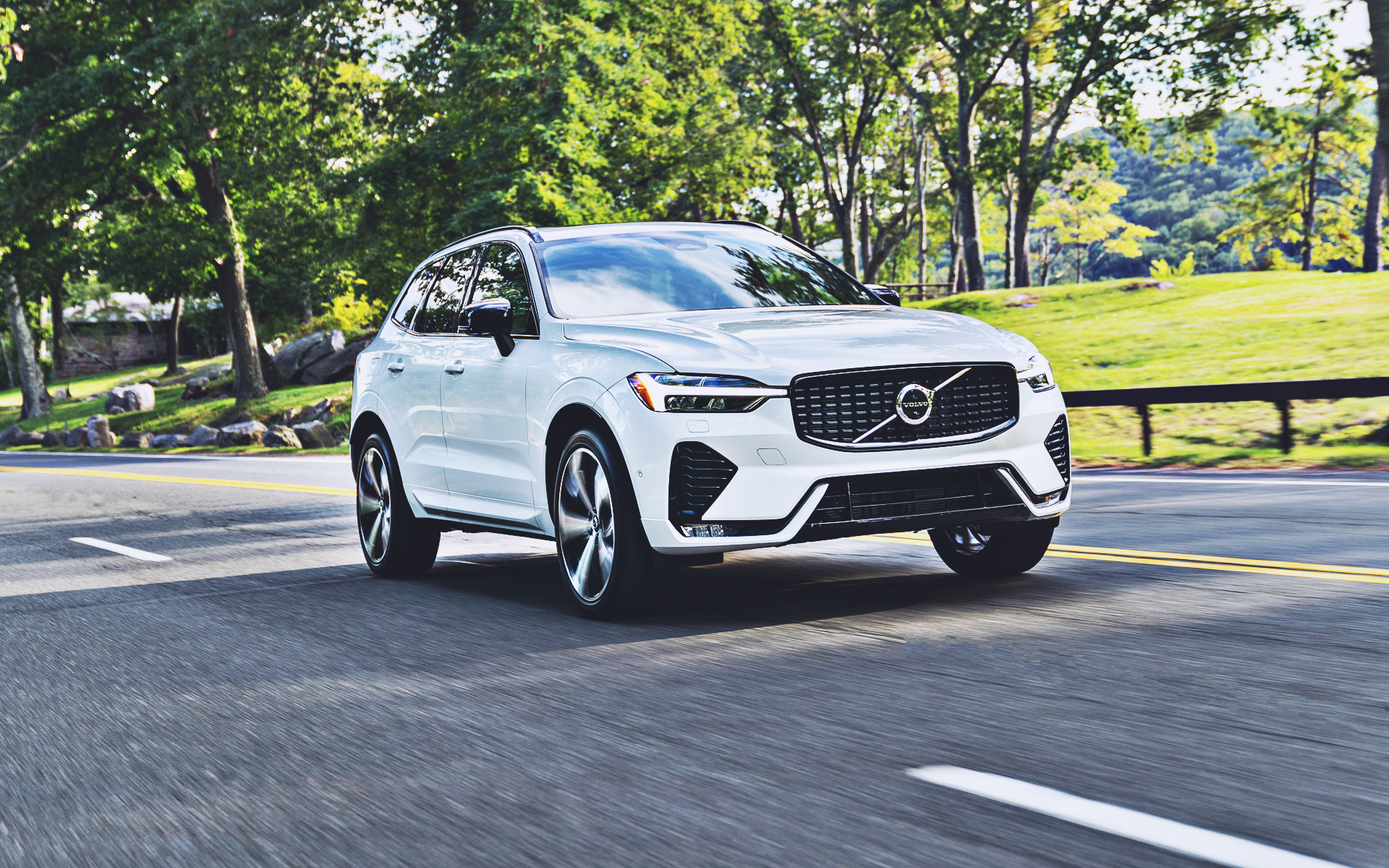 Volvo Xc60 B6 Awd Wallpapers