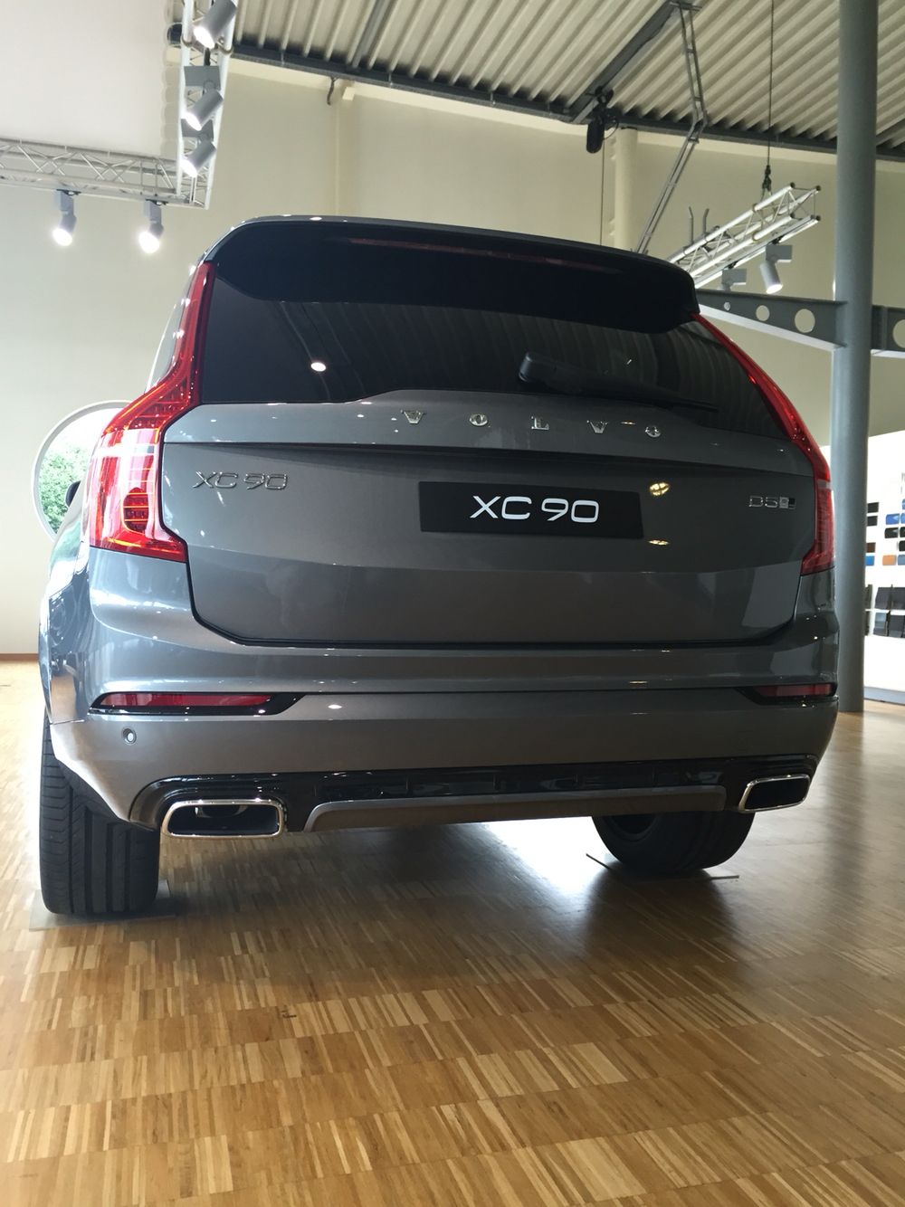 Volvo Xc90 R-Design Wallpapers