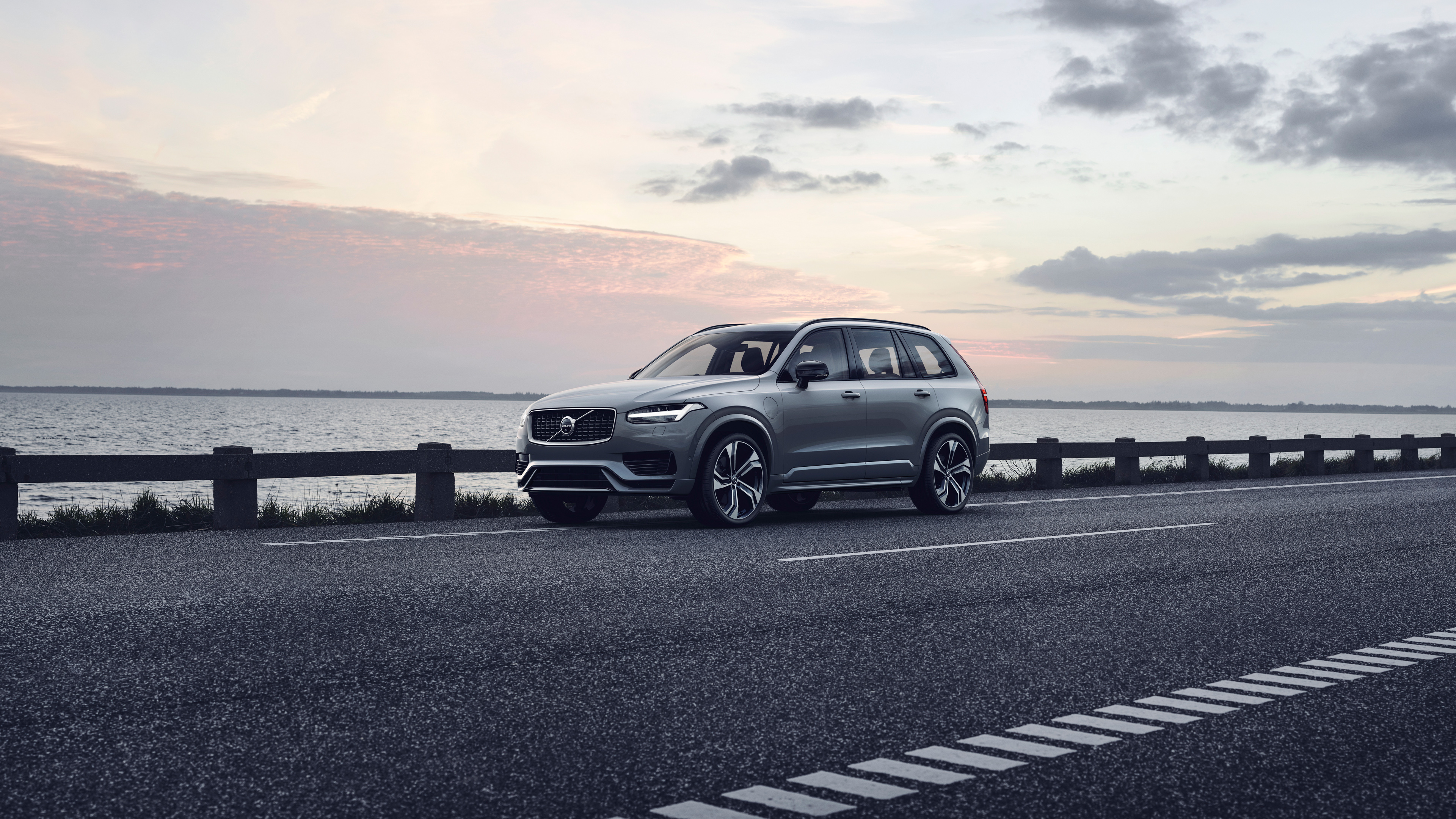 Volvo Xc90 Twin Engine R-Design Wallpapers