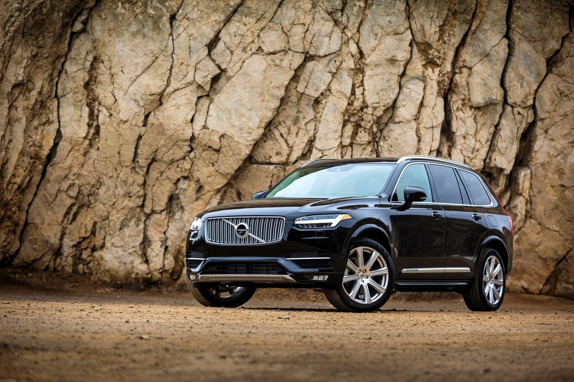 Volvo Xc90 Twin Engine R-Design Wallpapers