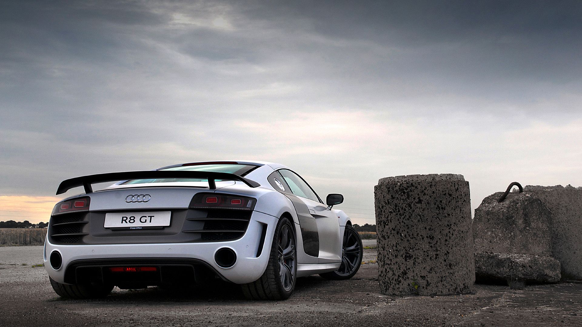 Wolverineвђ™S Audi R8 Wallpapers