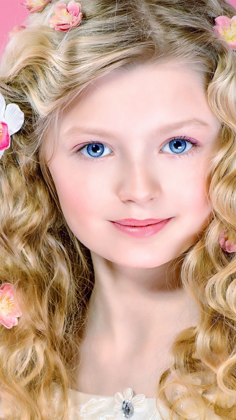 Cute Little Girl Blonde Eyes
 Wallpapers