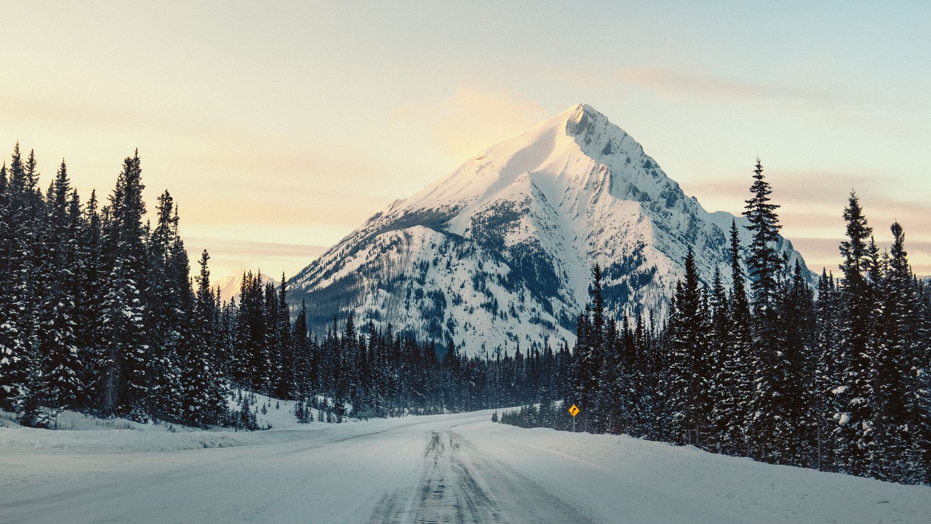 Mountain Road
 Wallpapers