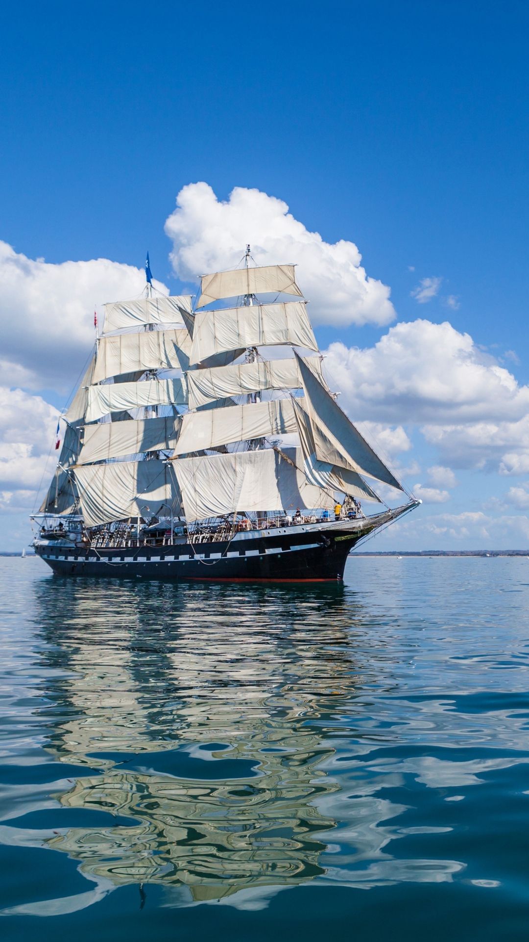 Sails Ship In Ocean
 Wallpapers