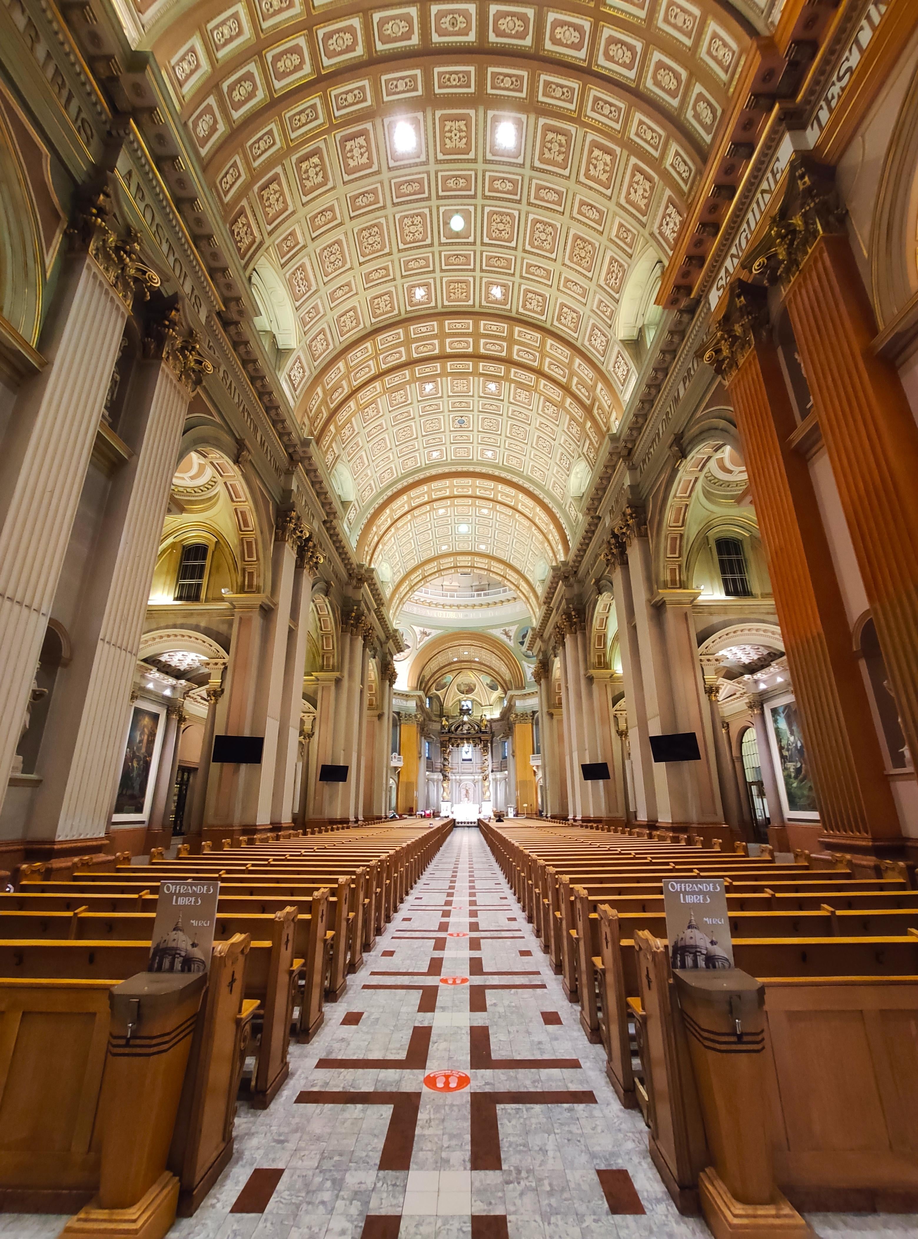 Basilique-Cathedrale Marie-Reine Du Monde In Montreal Wallpapers