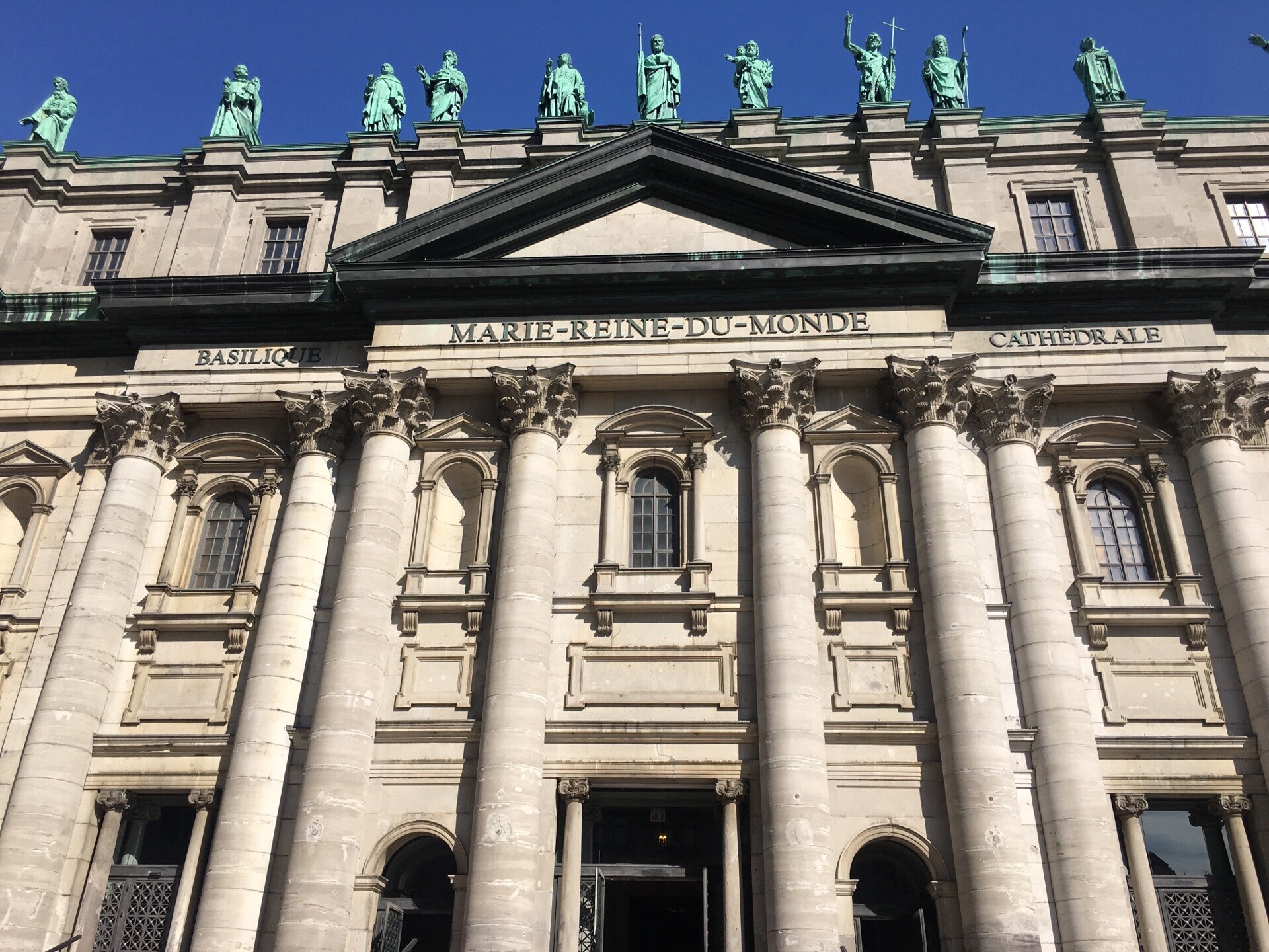 Basilique-Cathedrale Marie-Reine Du Monde In Montreal Wallpapers