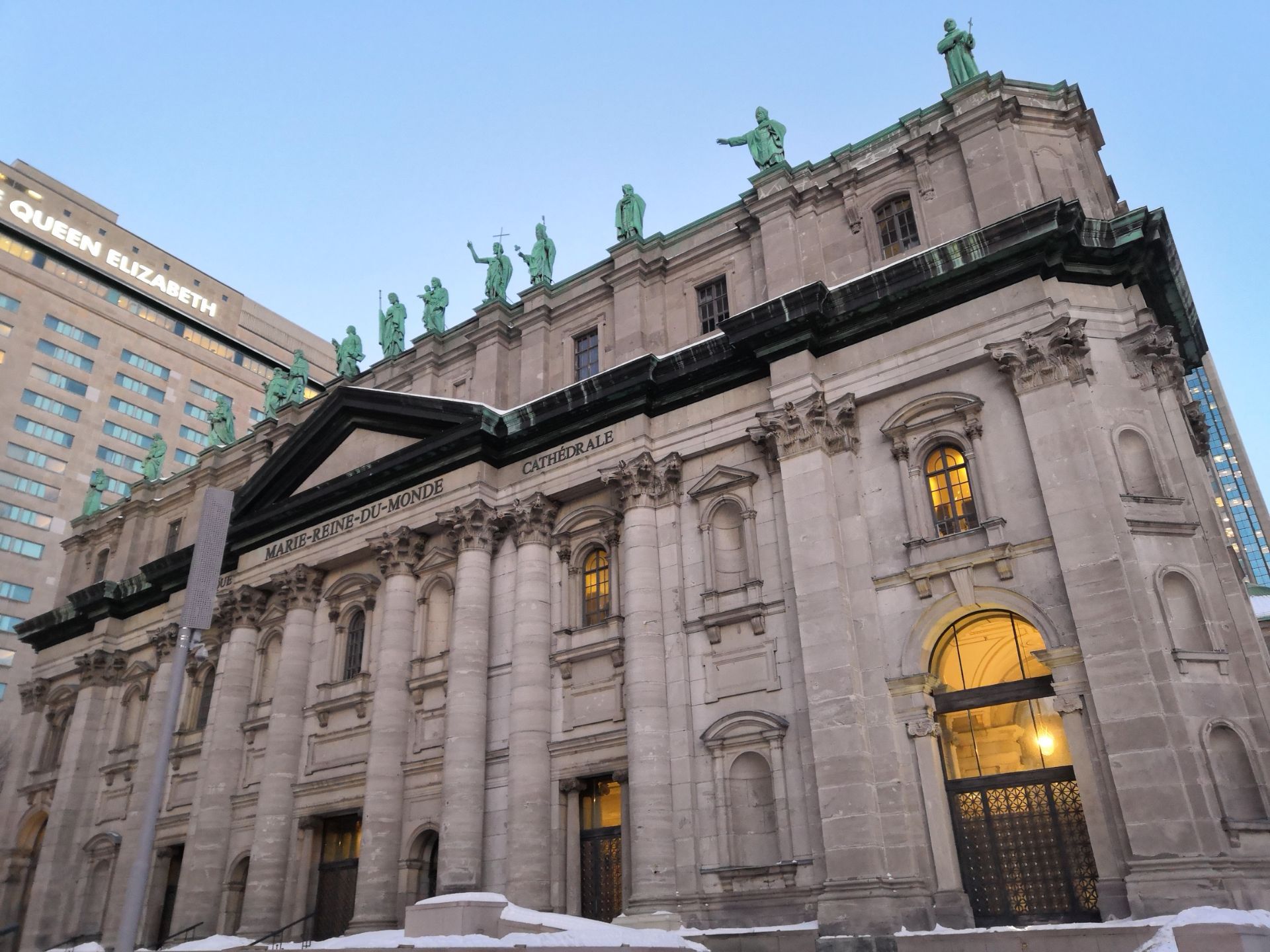 Basilique-Cathedrale Marie-Reine Du Monde In Montreal Wallpapers