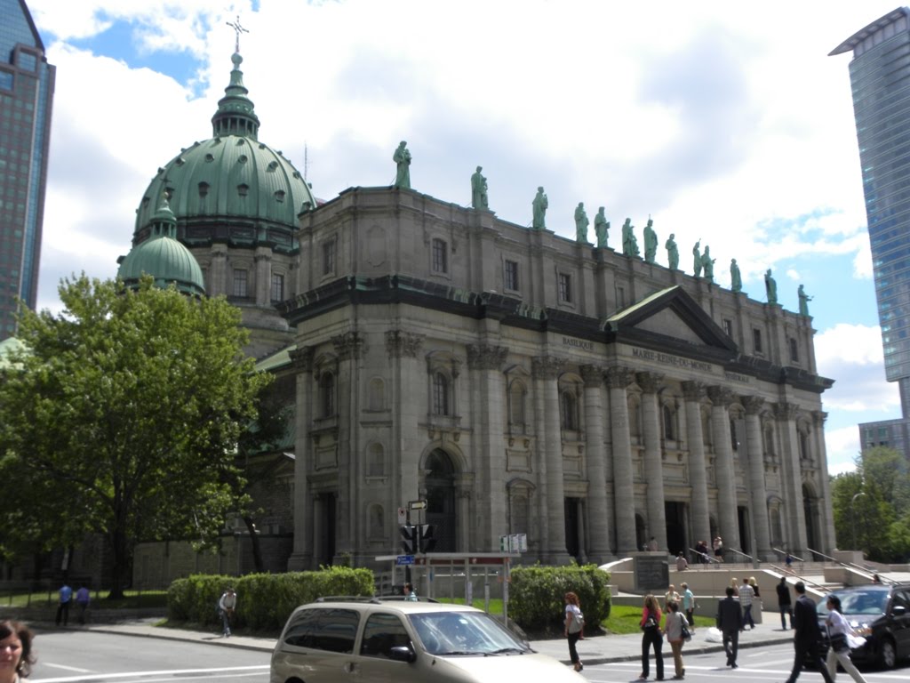 Basilique-Cathedrale Marie-Reine Du Monde In Montreal Wallpapers