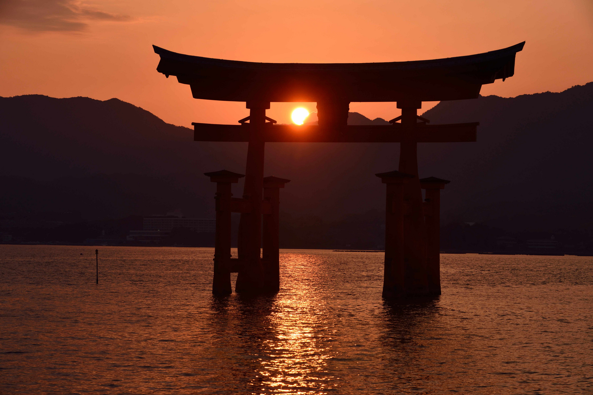 Itsukushima Gate Wallpapers