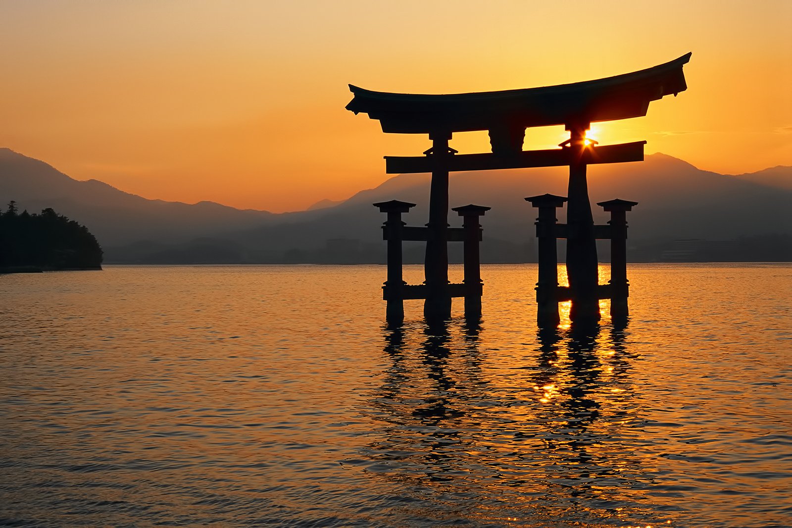 Itsukushima Gate Wallpapers