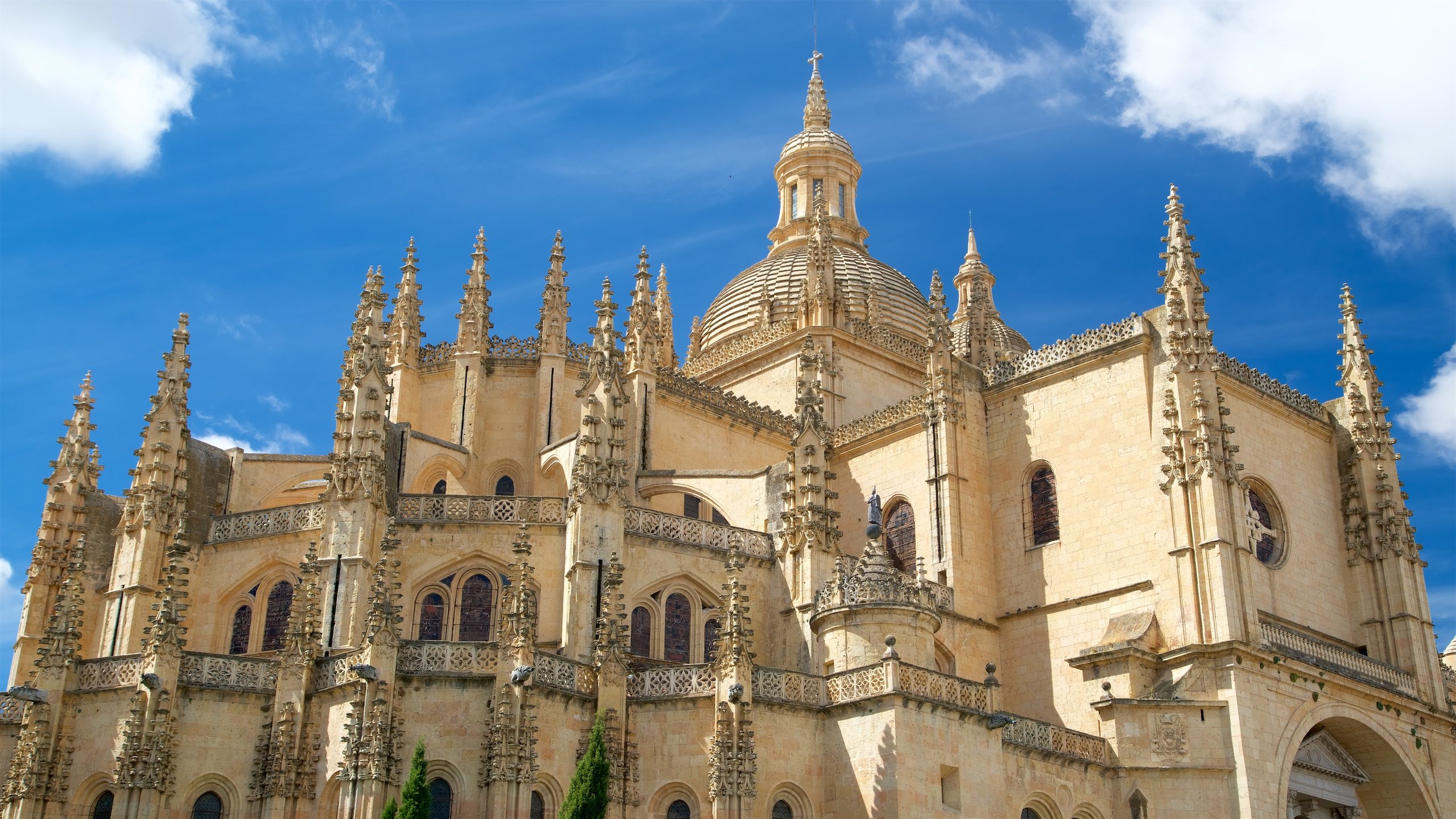 Segovia Cathedral Wallpapers