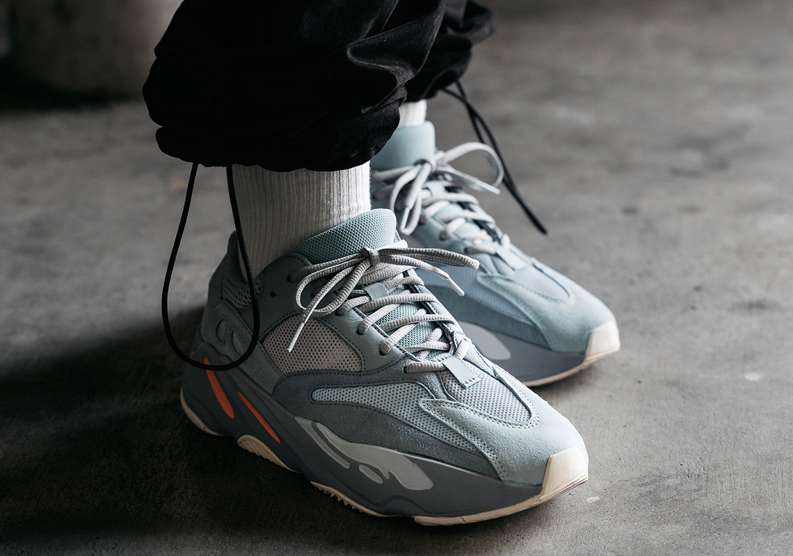 Yeezy 700 Wallpapers