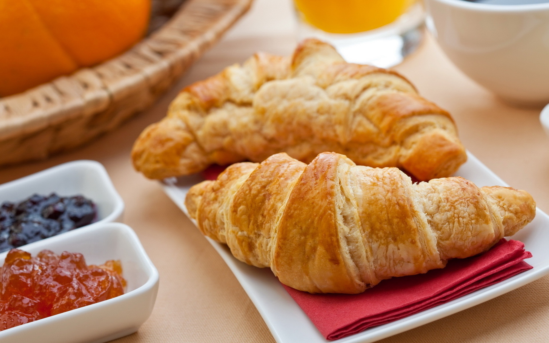 Croissant Wallpapers