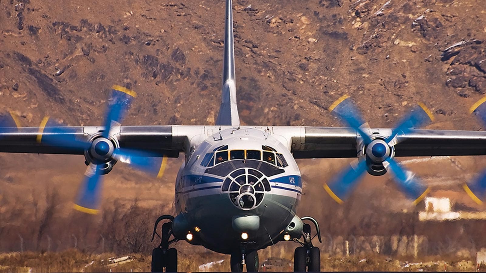 Antonov An-32 Wallpapers