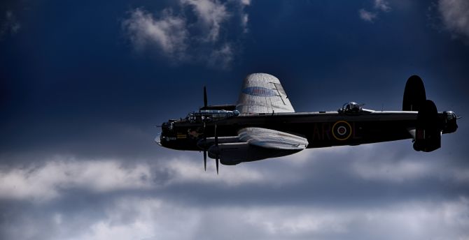 Avro Lancaster Wallpapers