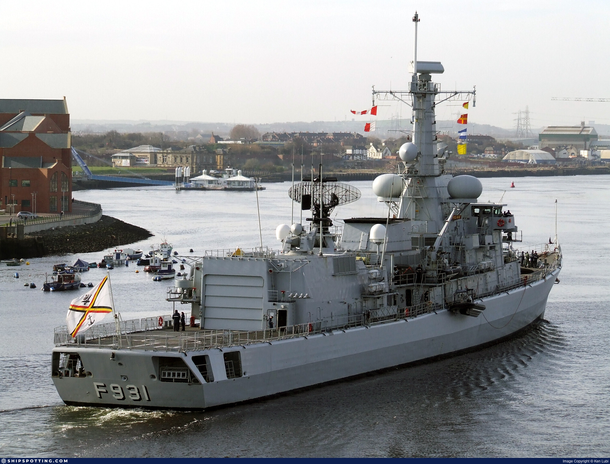 Belgian Frigate Louise-Marie (F931) Wallpapers