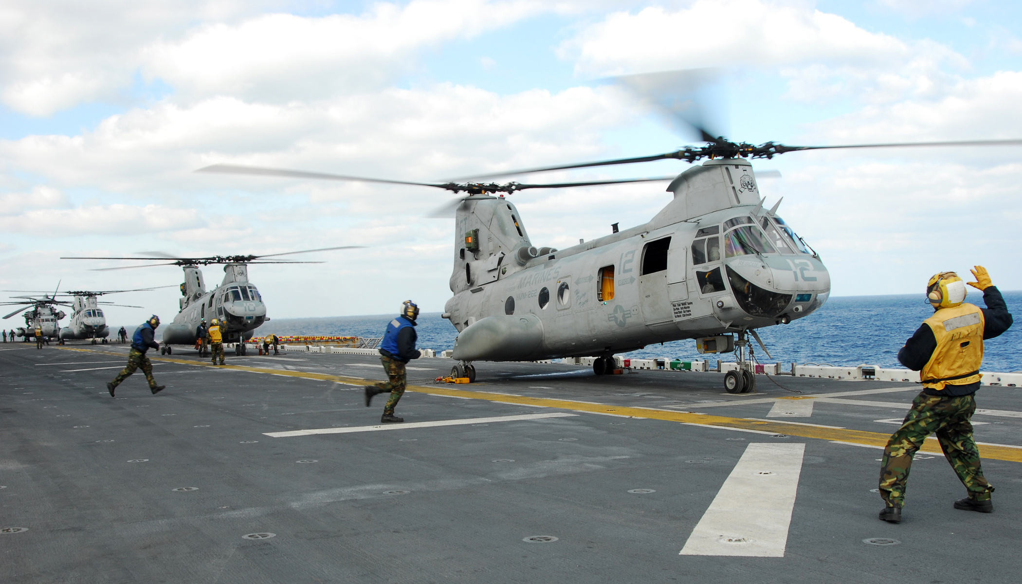 Boeing Vertol Ch-46 Sea Knight Wallpapers