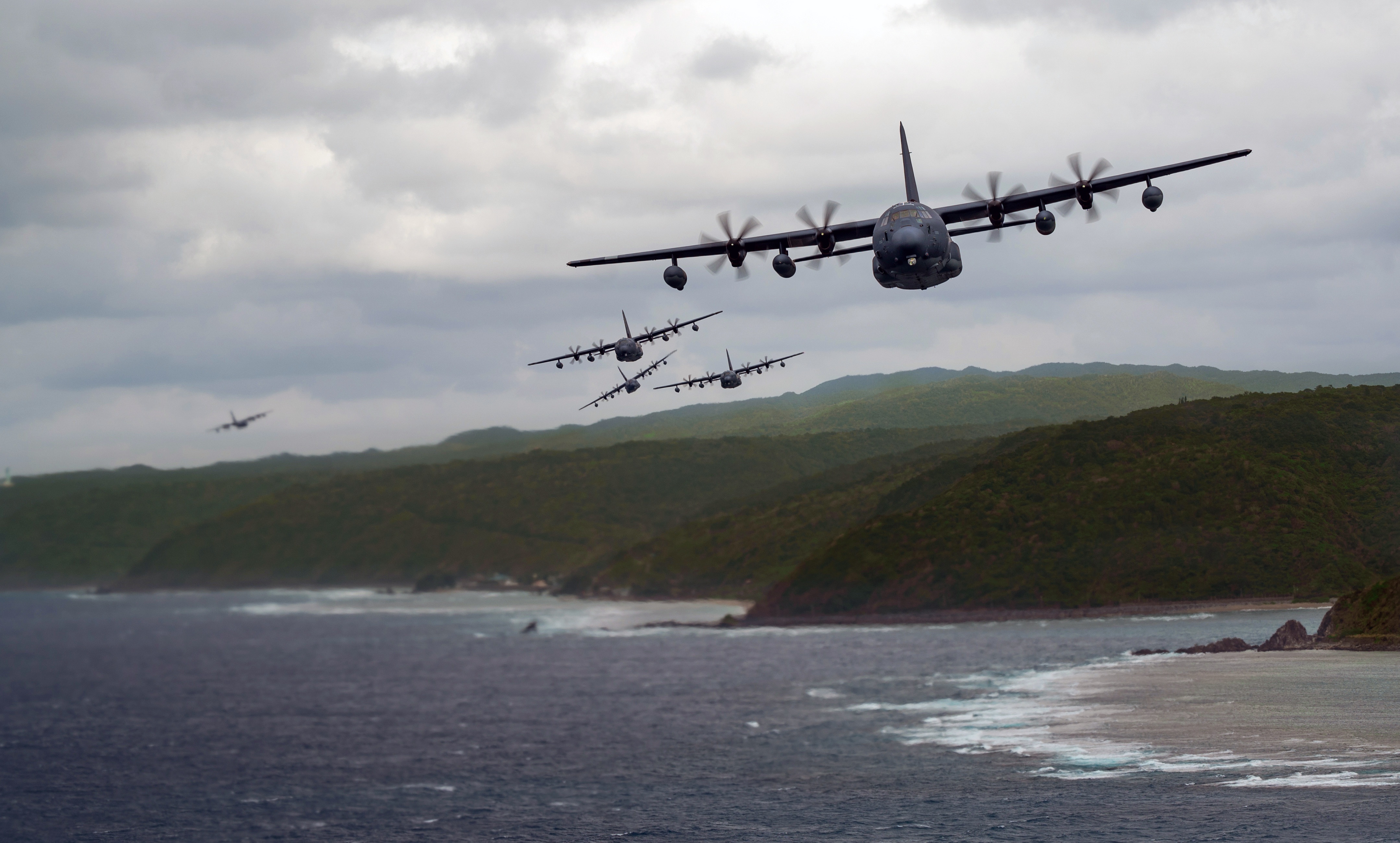 Lockheed Mc-130 Wallpapers