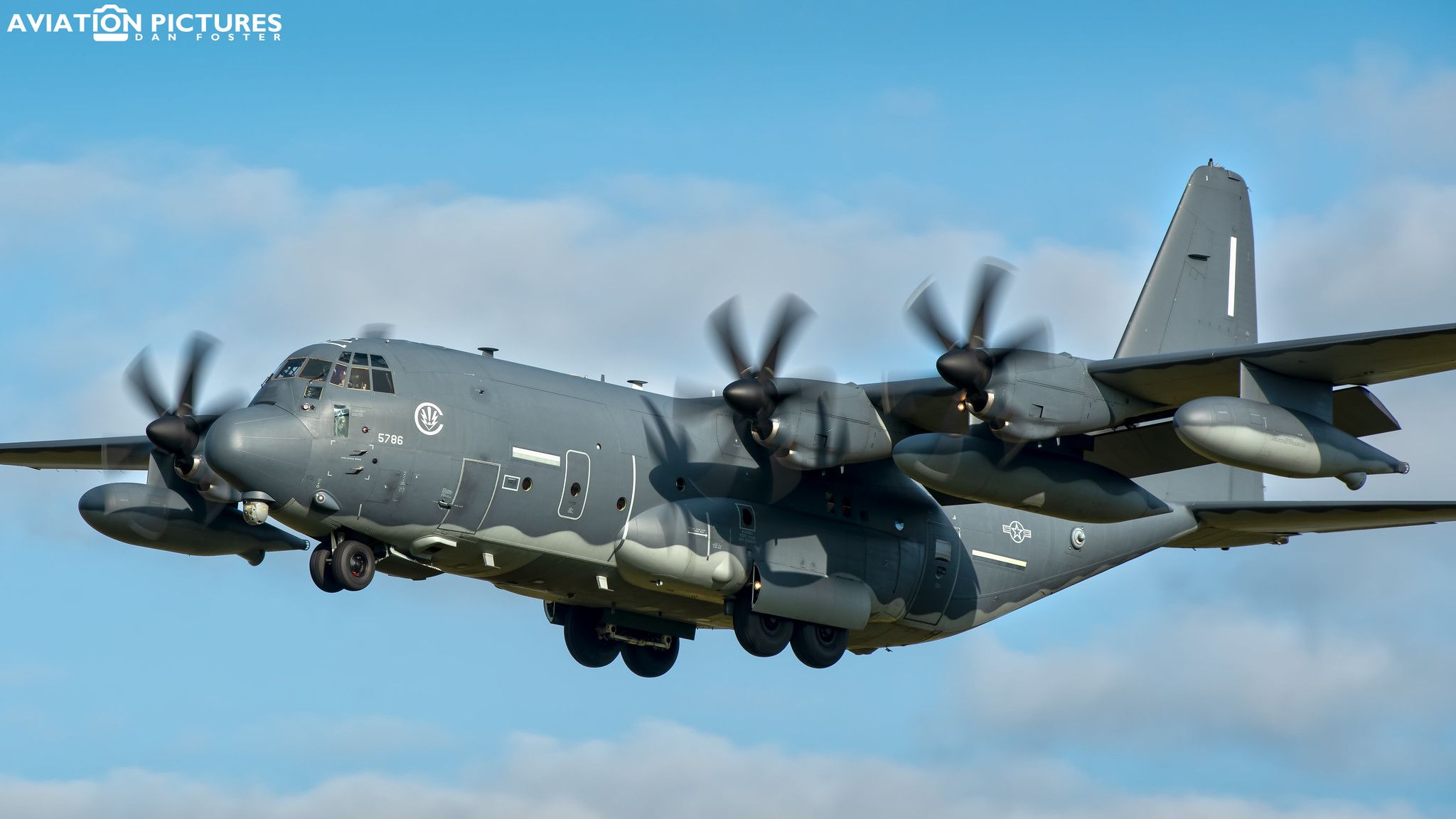 Lockheed Mc-130 Wallpapers