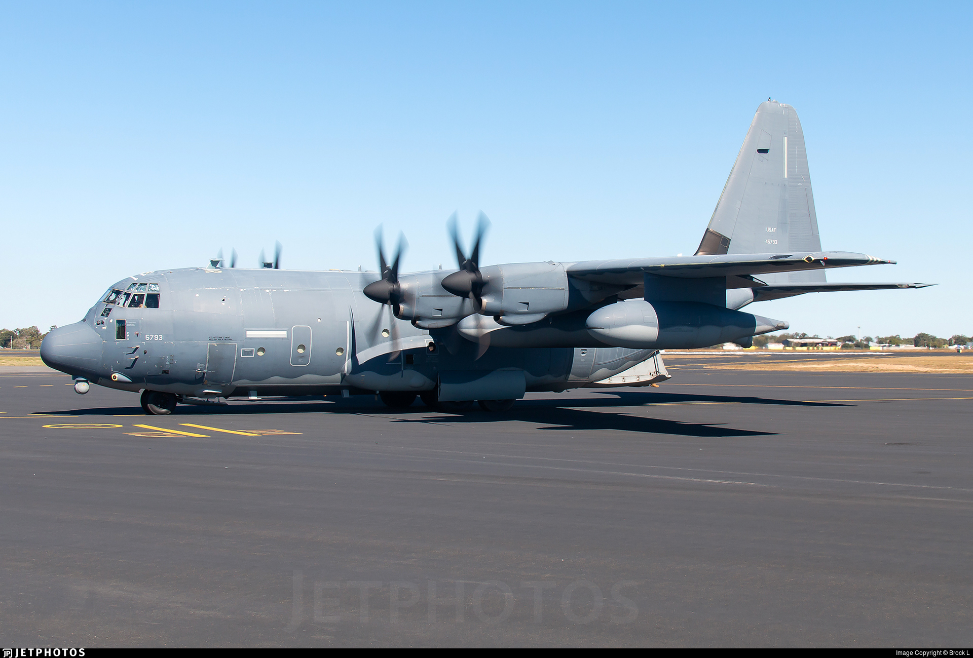 Lockheed Mc-130 Wallpapers