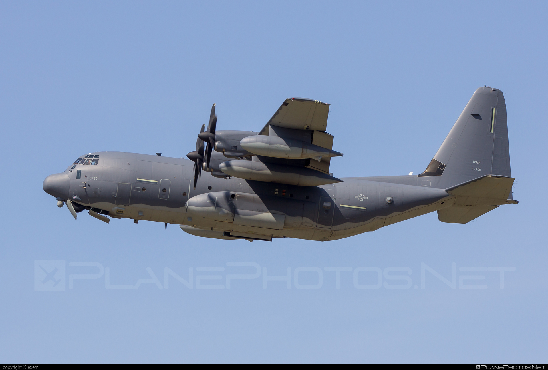 Lockheed Mc-130 Wallpapers