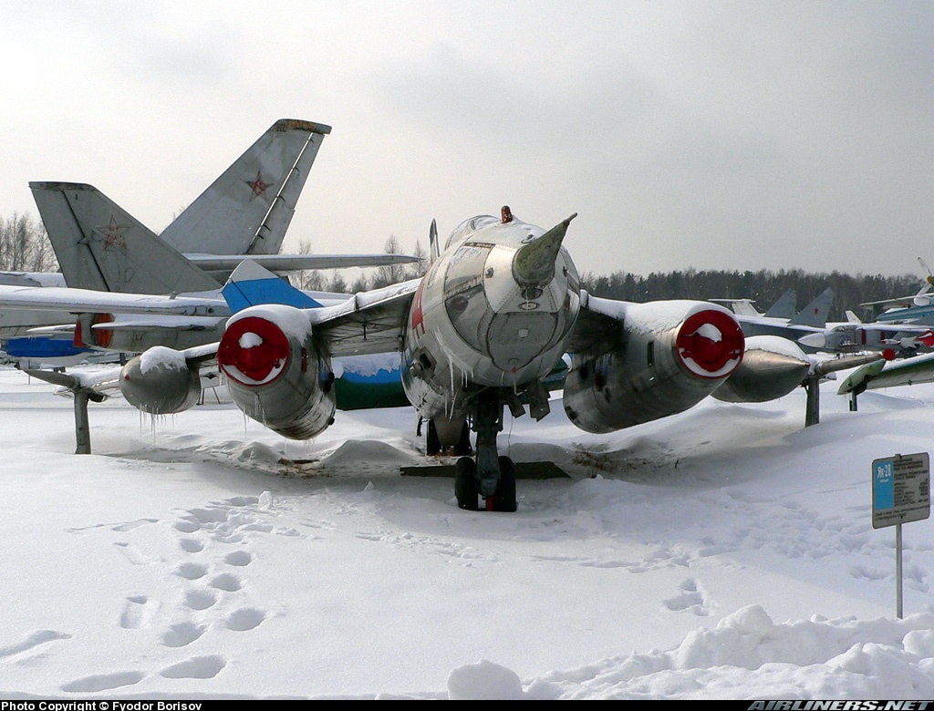 Yakovlev Yak-28 Wallpapers