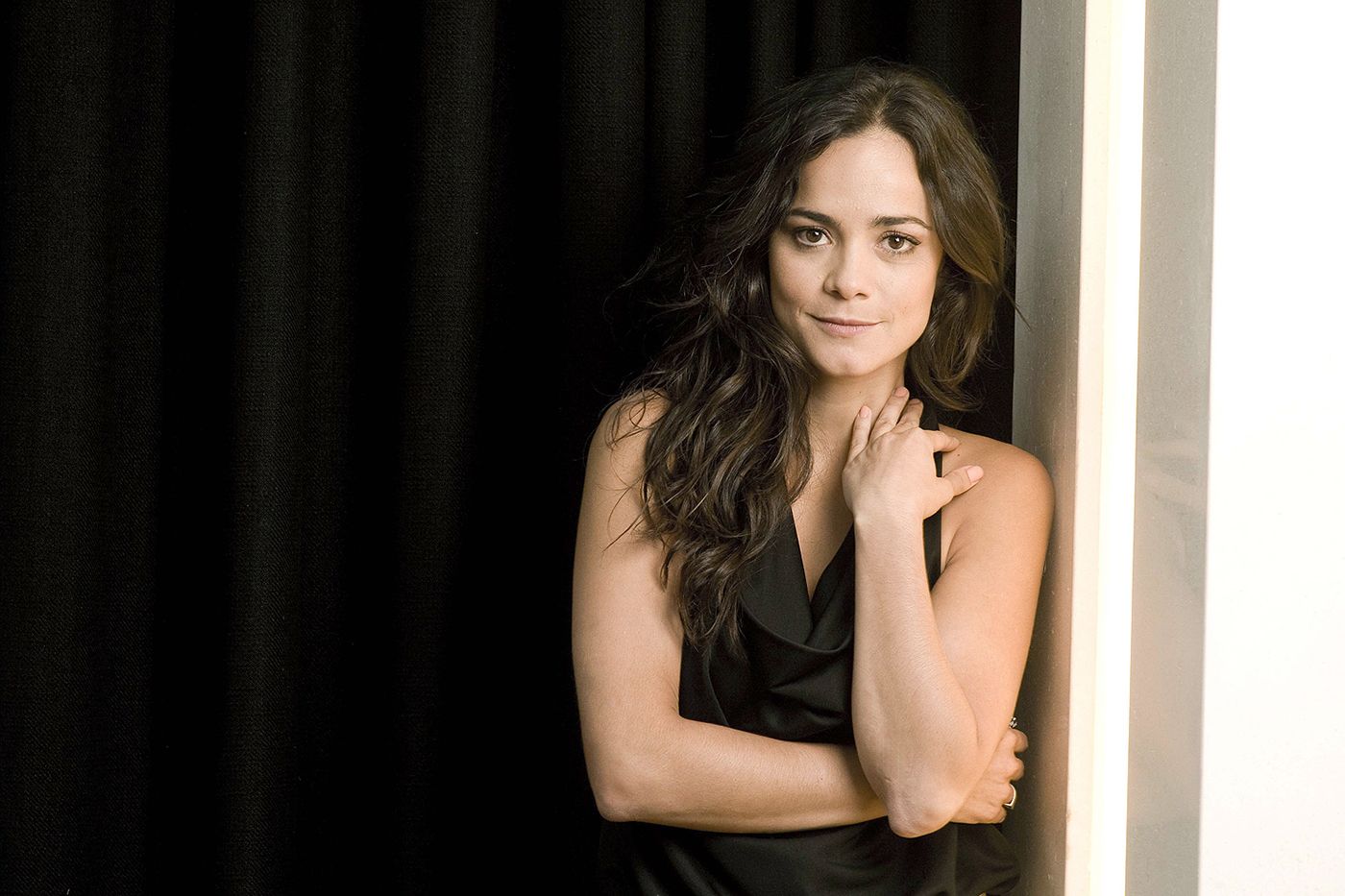 Alice Braga Hd Queen Of The South Wallpapers