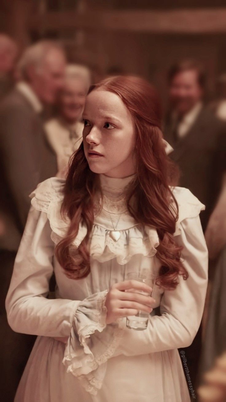 Amybeth Mcnulty In Anne With An E Wallpapers