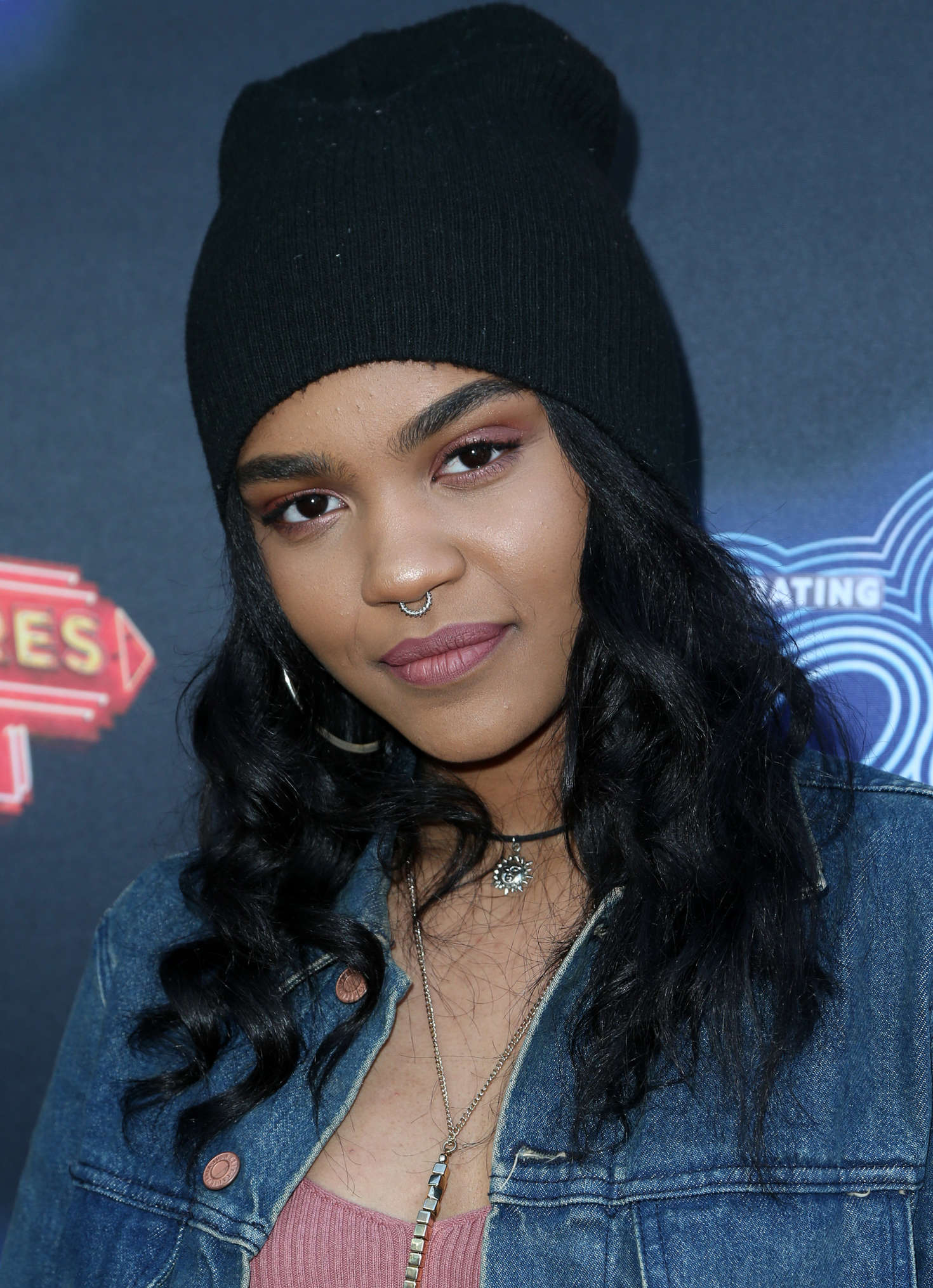 China Anne Mcclain As Lightning Wallpapers