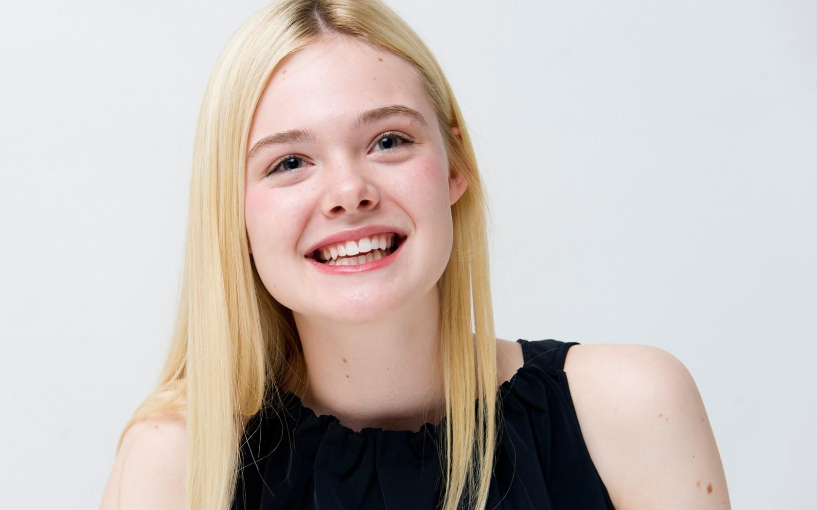 Elle Fanning The Great Hd Wallpapers