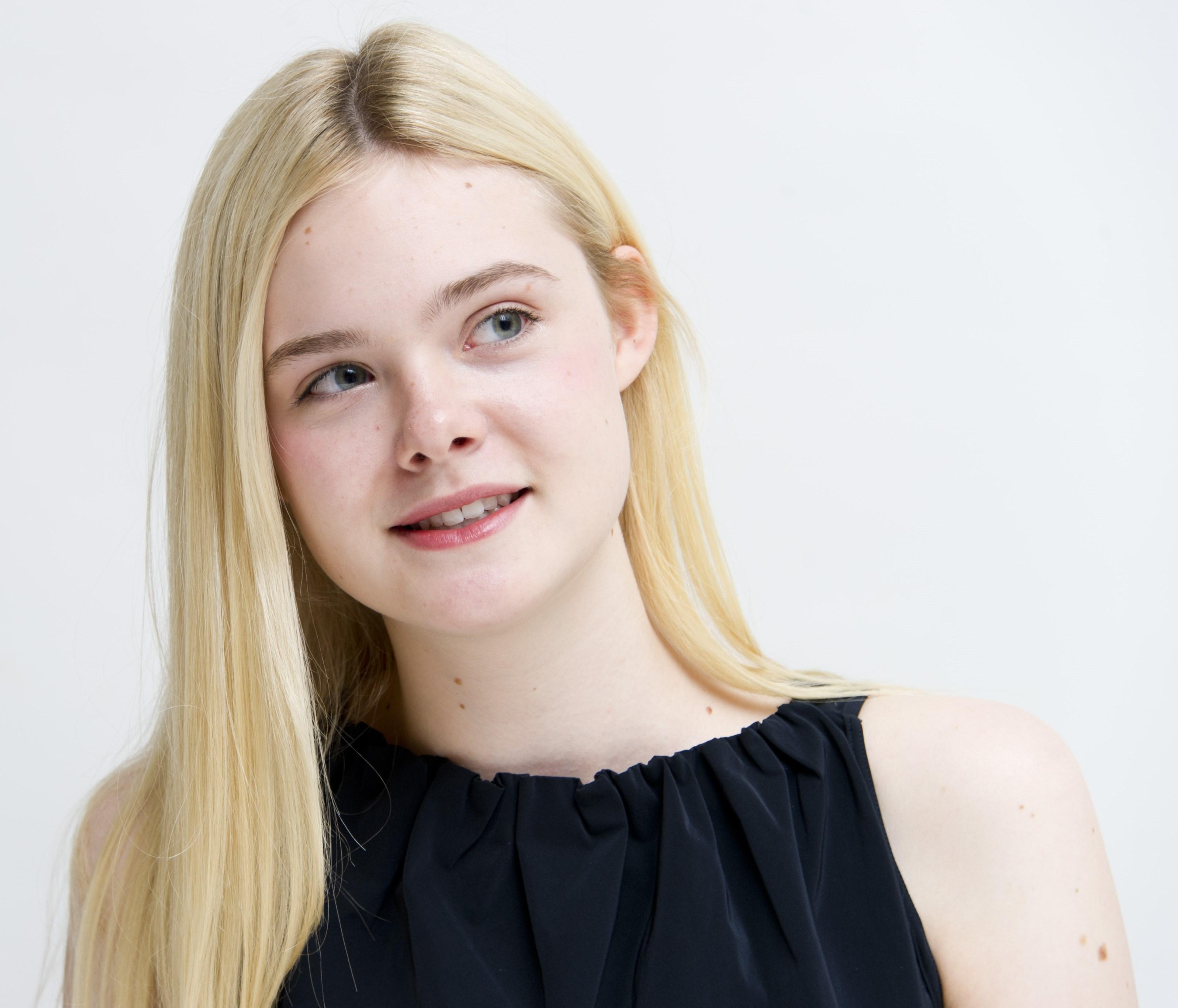 Elle Fanning The Great Hd Wallpapers