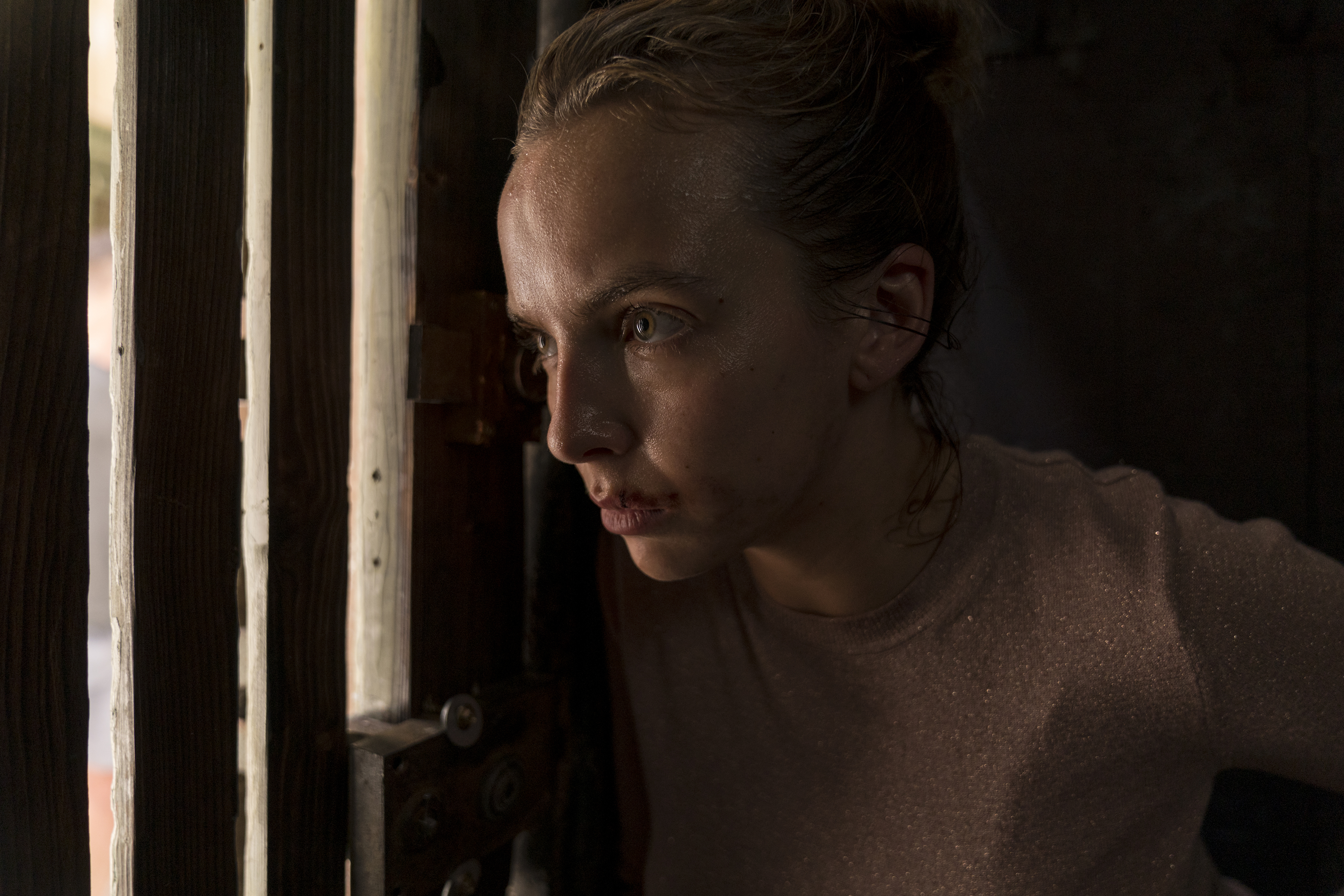 Jodie Comer In Killing Eve Wallpapers