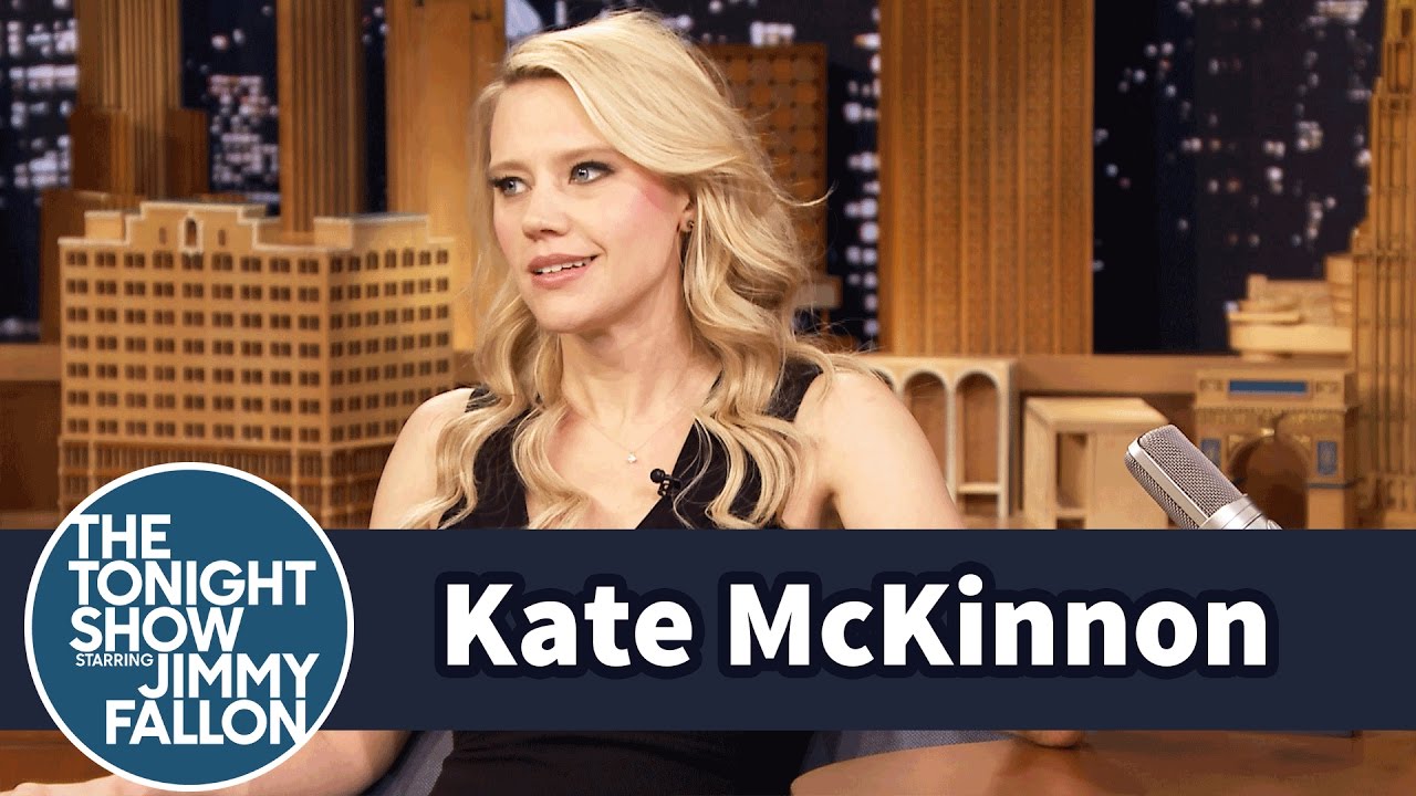 Kate Mckinnon Gal Gadot Snl 2017 Wallpapers