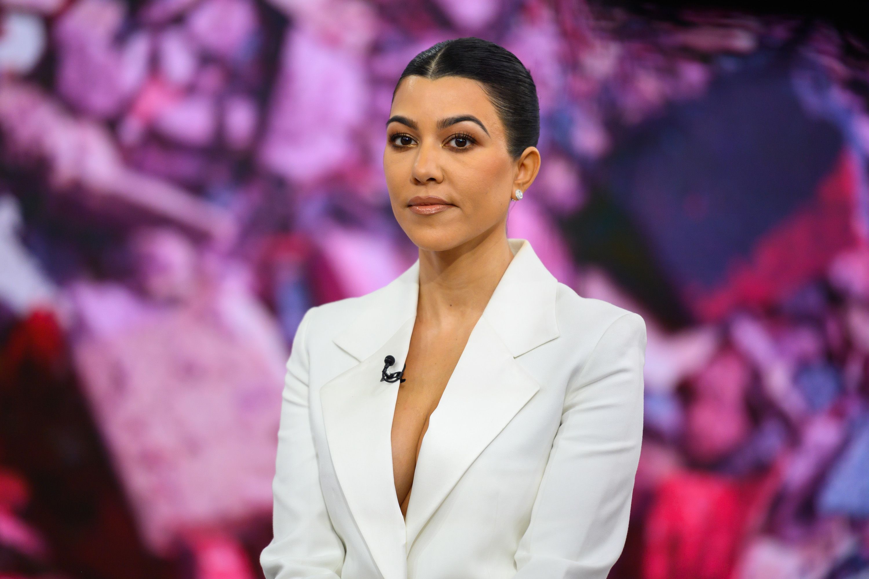 Kourtney Kardashian Keeping Up With The Kardashians Season 2018 Wallpapers