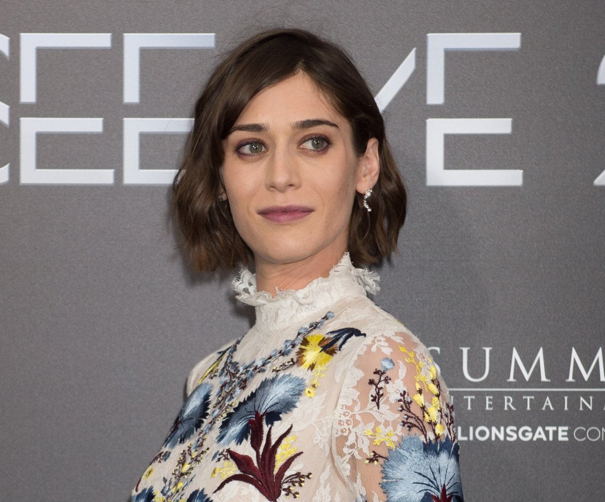 Lizzy Caplan Castle Rock Wallpapers